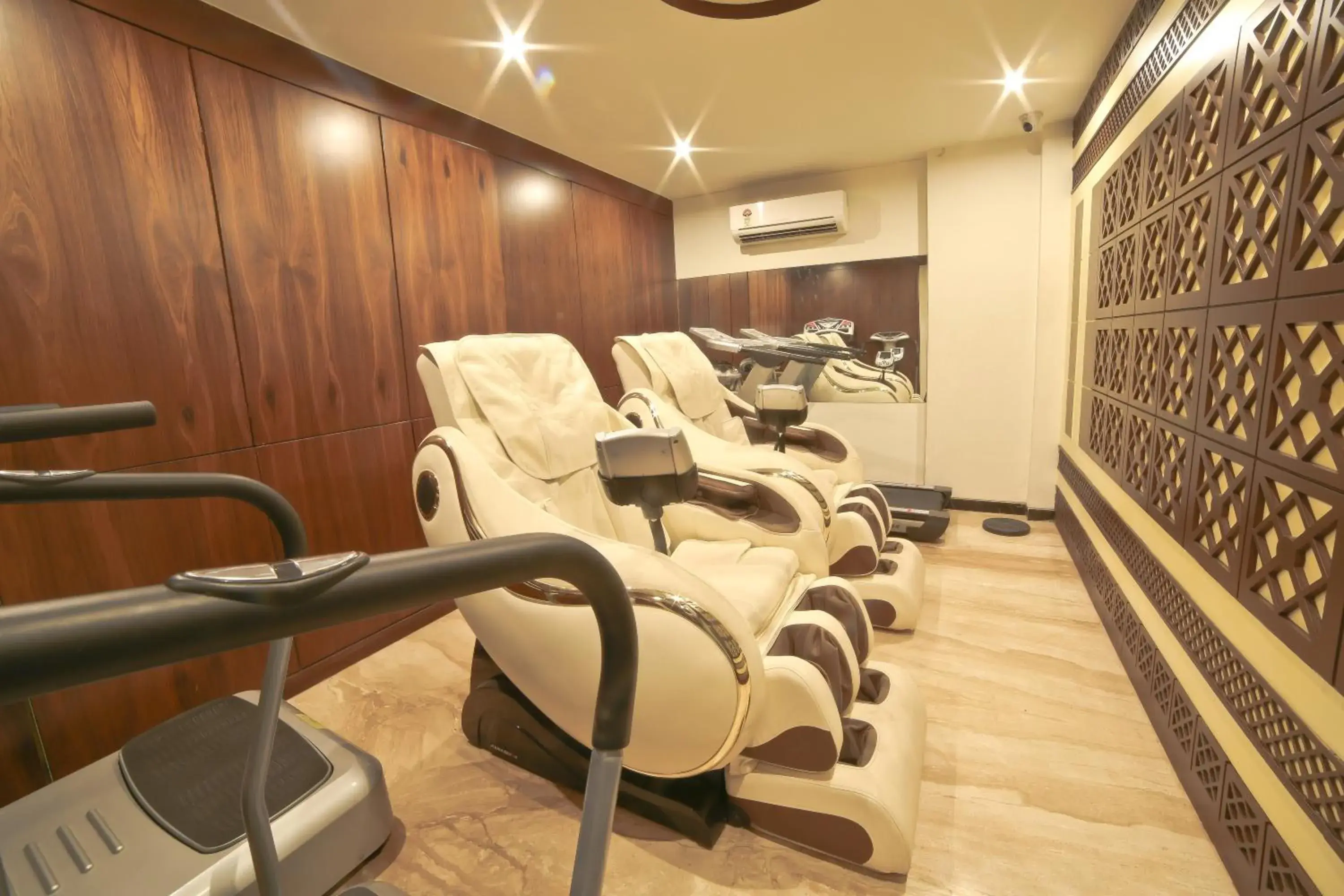 Fitness centre/facilities in Hotel Grand Pragati Fitness centre/facilities in Hotel Grand Pragati