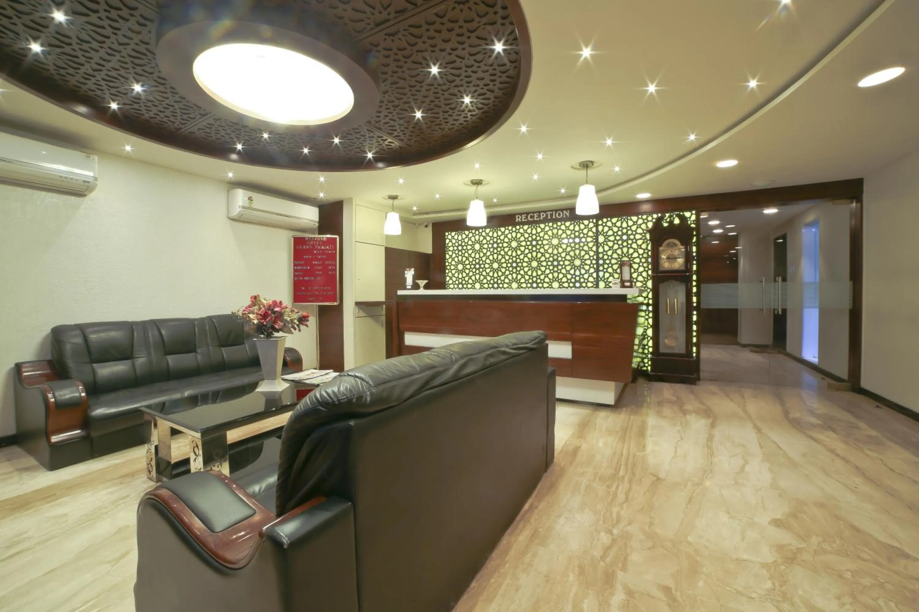 Lobby or reception in Hotel Grand Pragati