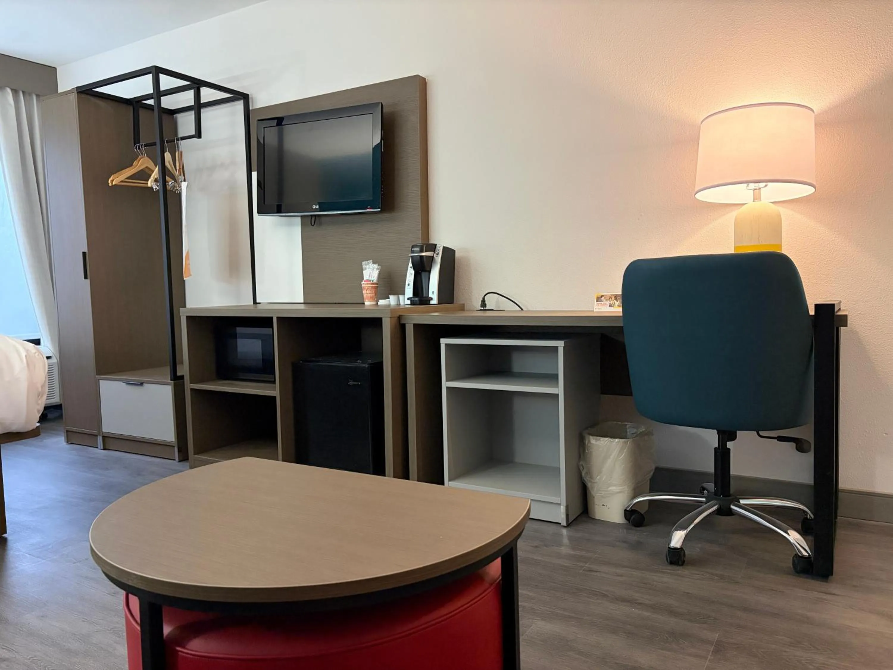 TV and multimedia in Comfort Inn & Suites