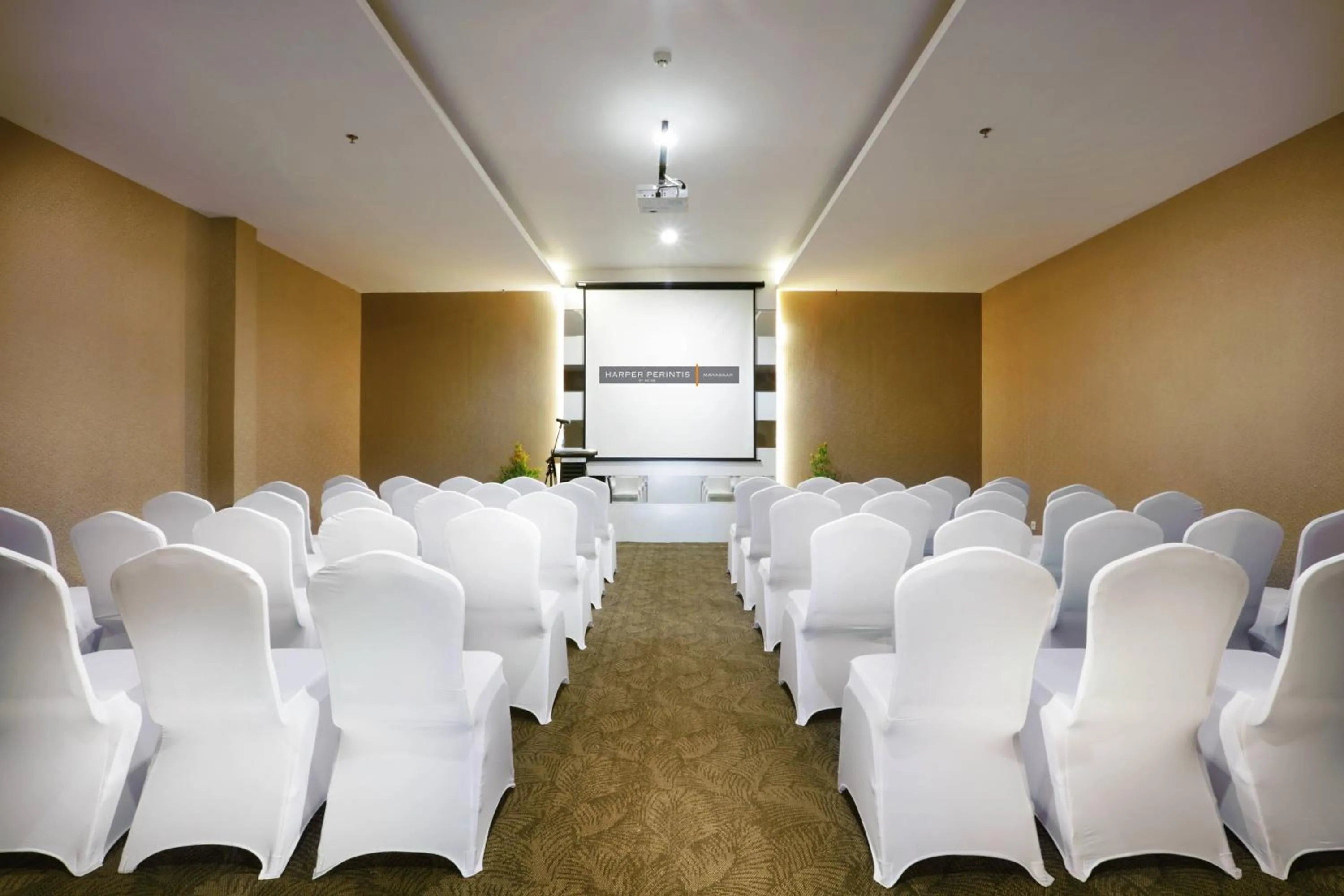 Meeting/conference room in Harper Perintis by ASTON