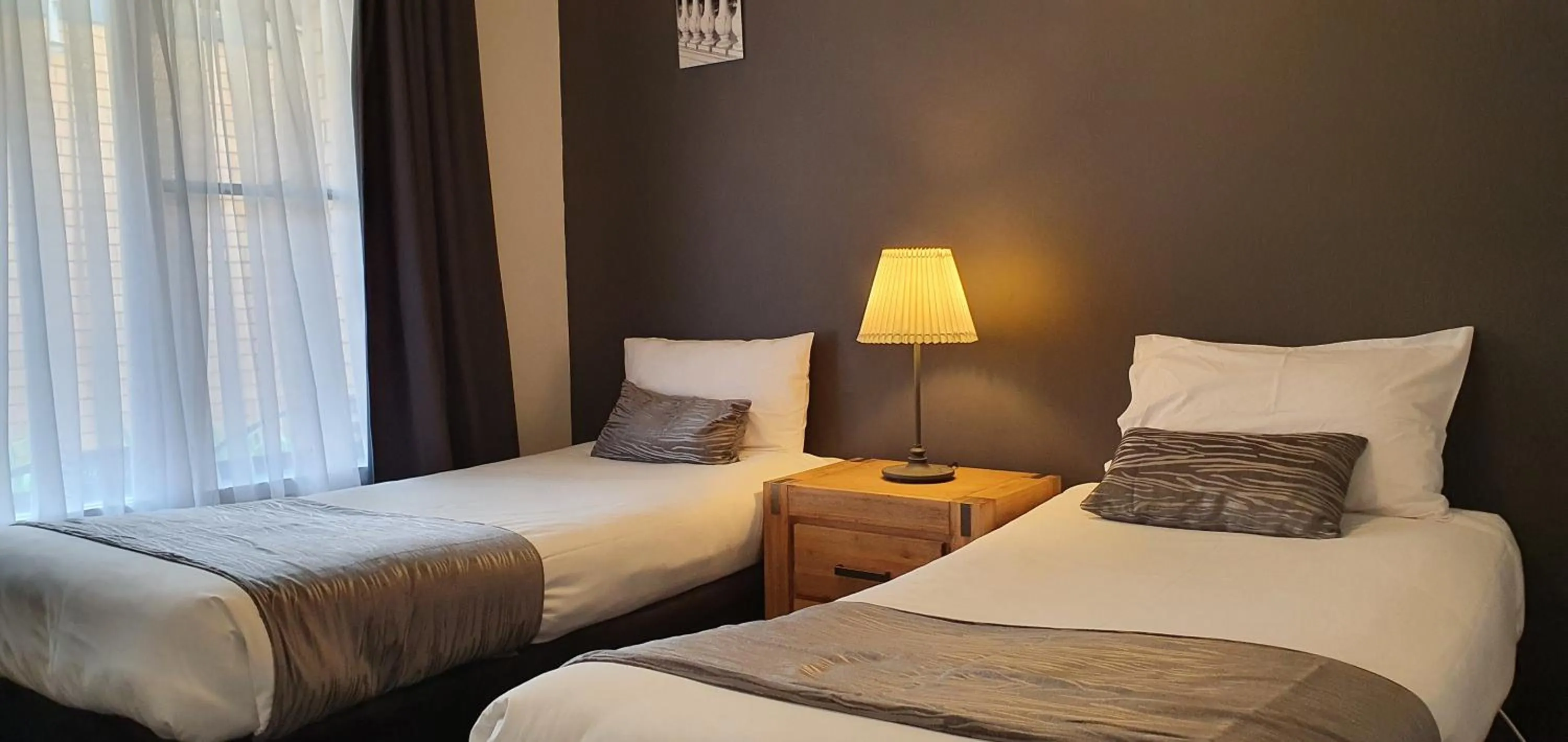 Bedroom, Bed in Colonial Motel & Apartments