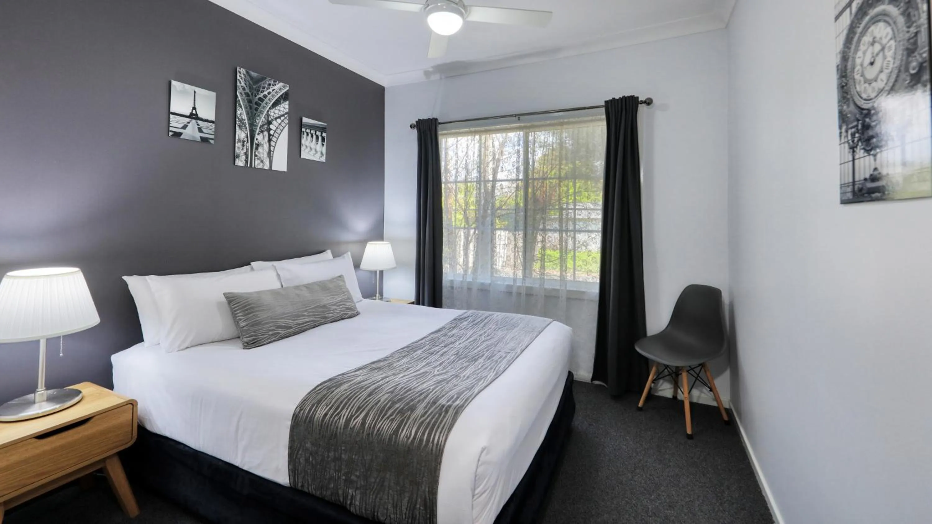 Bedroom, Bed in Colonial Motel & Apartments