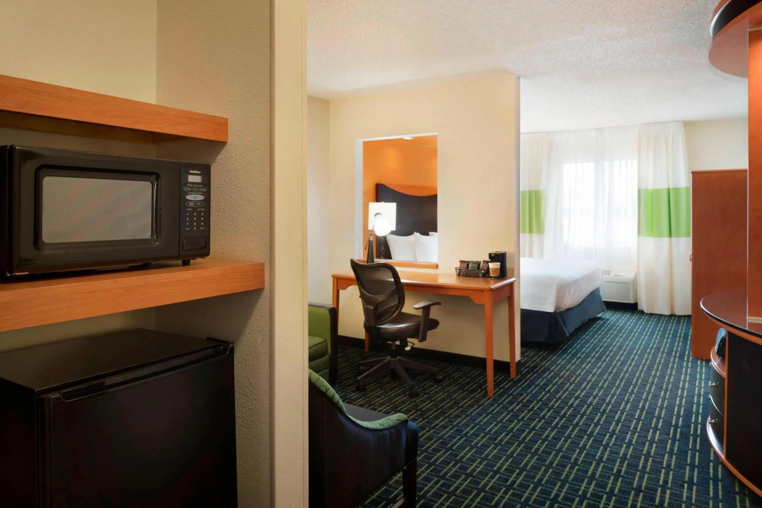 Photo of the whole room, Bed in Fairfield Inn & Suites by Marriott Champaign