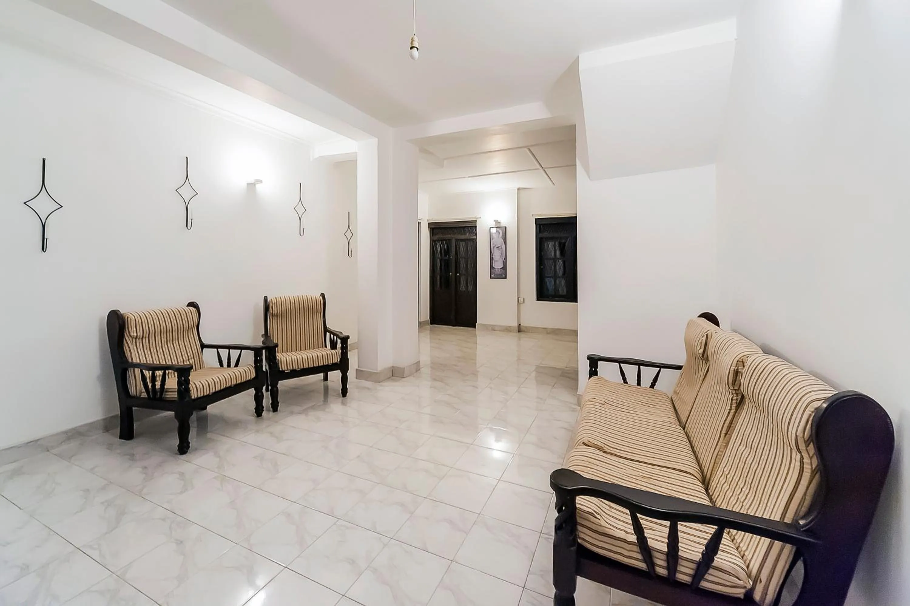 Communal lounge/ TV room in Cloud Inn Kandy Homestay - Near Temple of Tooth