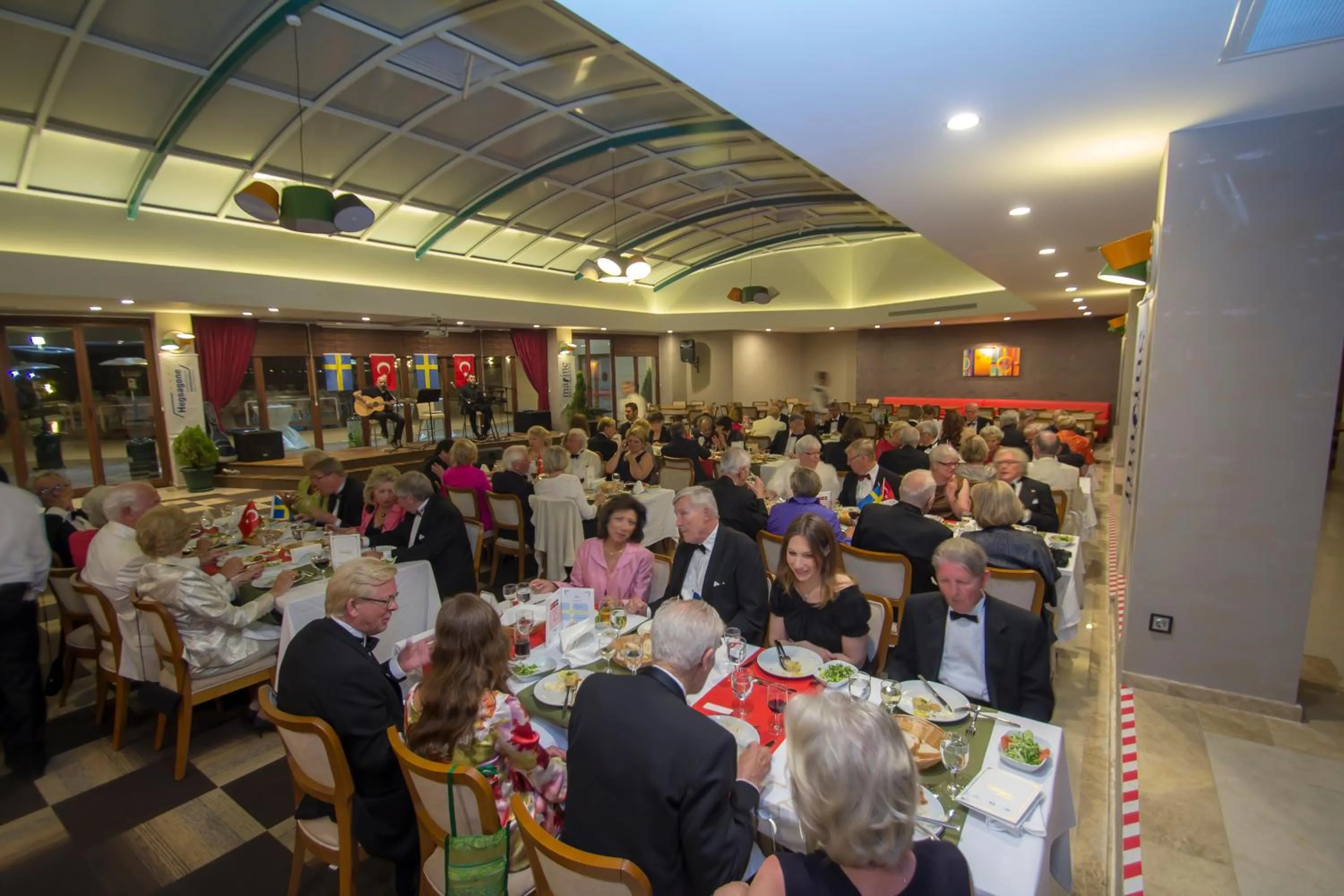 Restaurant/places to eat in Hotel Hegsagone Marine Asia