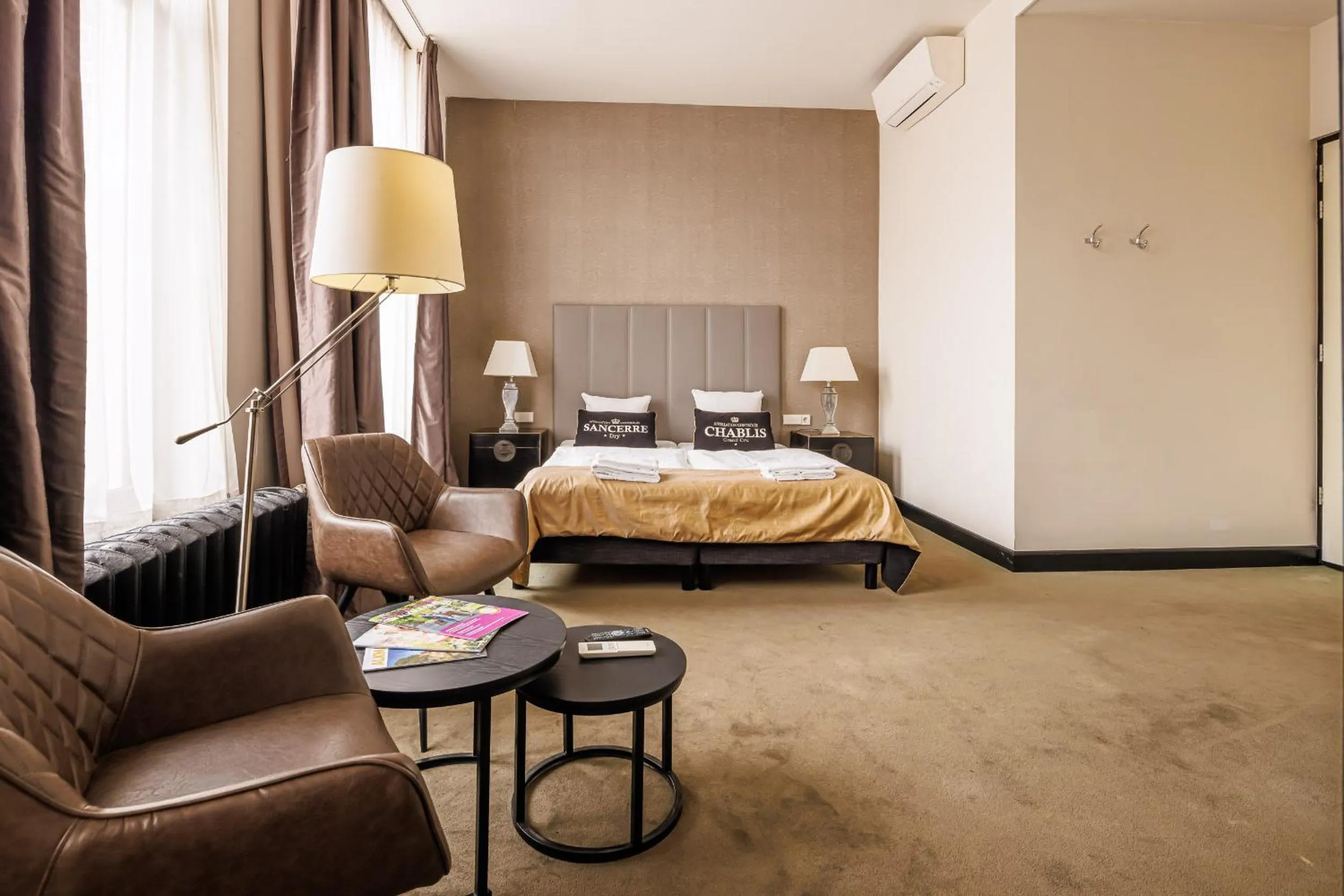 Bed in Grand Hotel Alkmaar