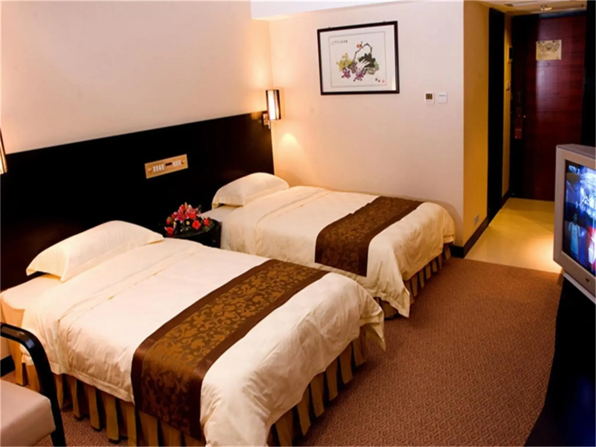 Photo of the whole room, Bed in Skyline Plaza Hotel Guangzhou Photo of the whole room, Bed in Skyline Plaza Hotel Guangzhou