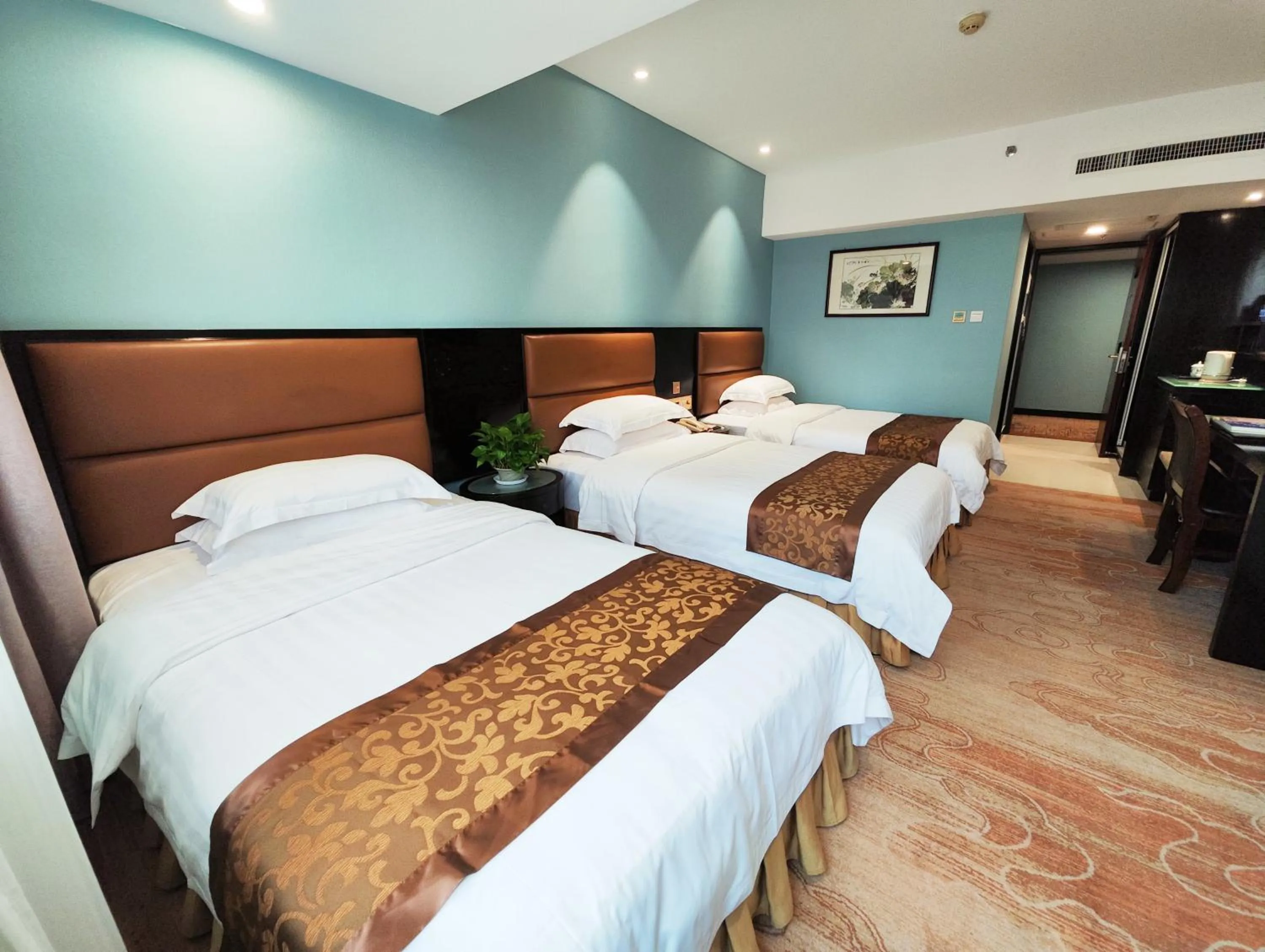 Photo of the whole room in Skyline Plaza Hotel Guangzhou