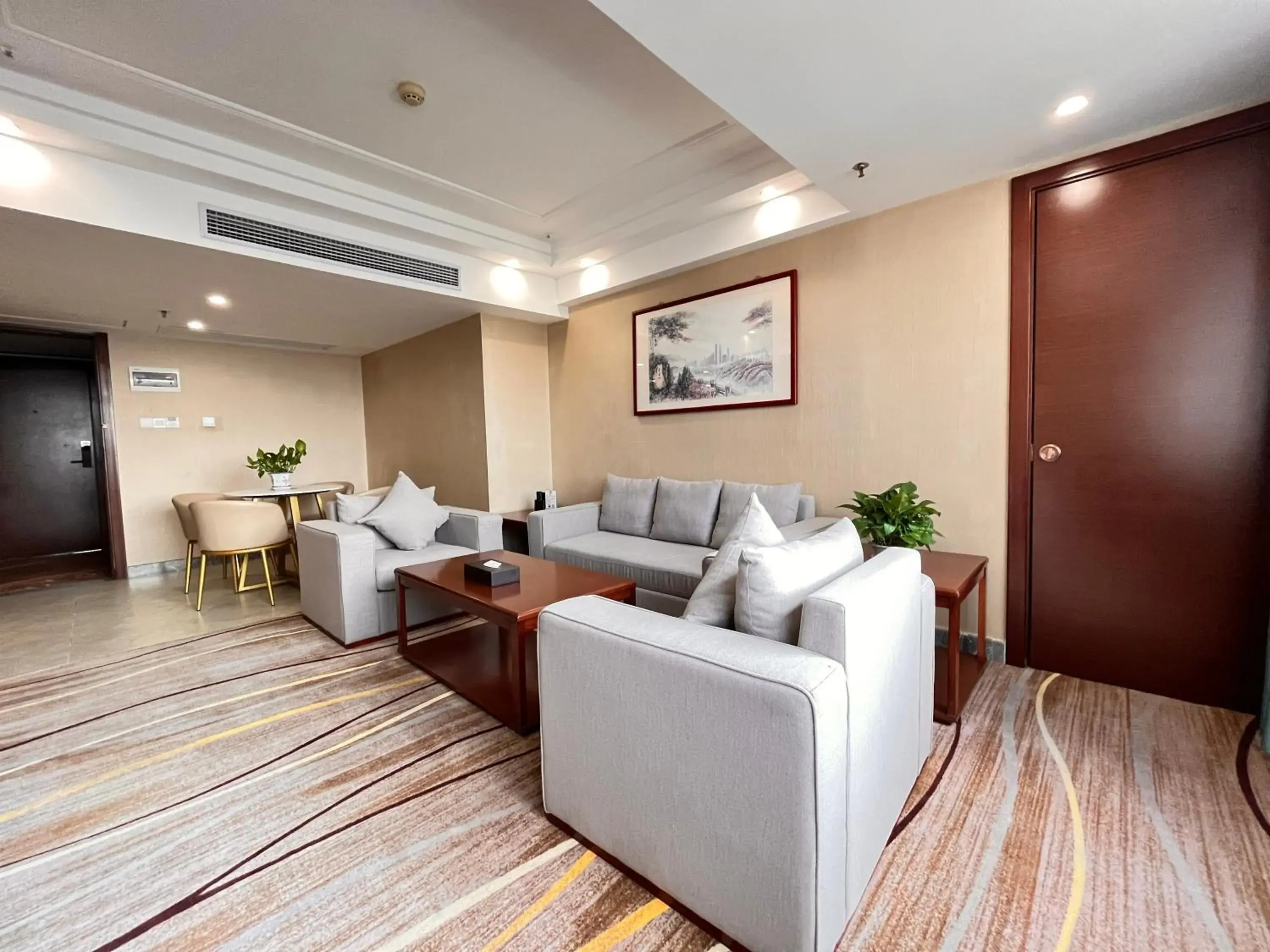 Business Suite in Skyline Plaza Hotel Guangzhou Business Suite in Skyline Plaza Hotel Guangzhou