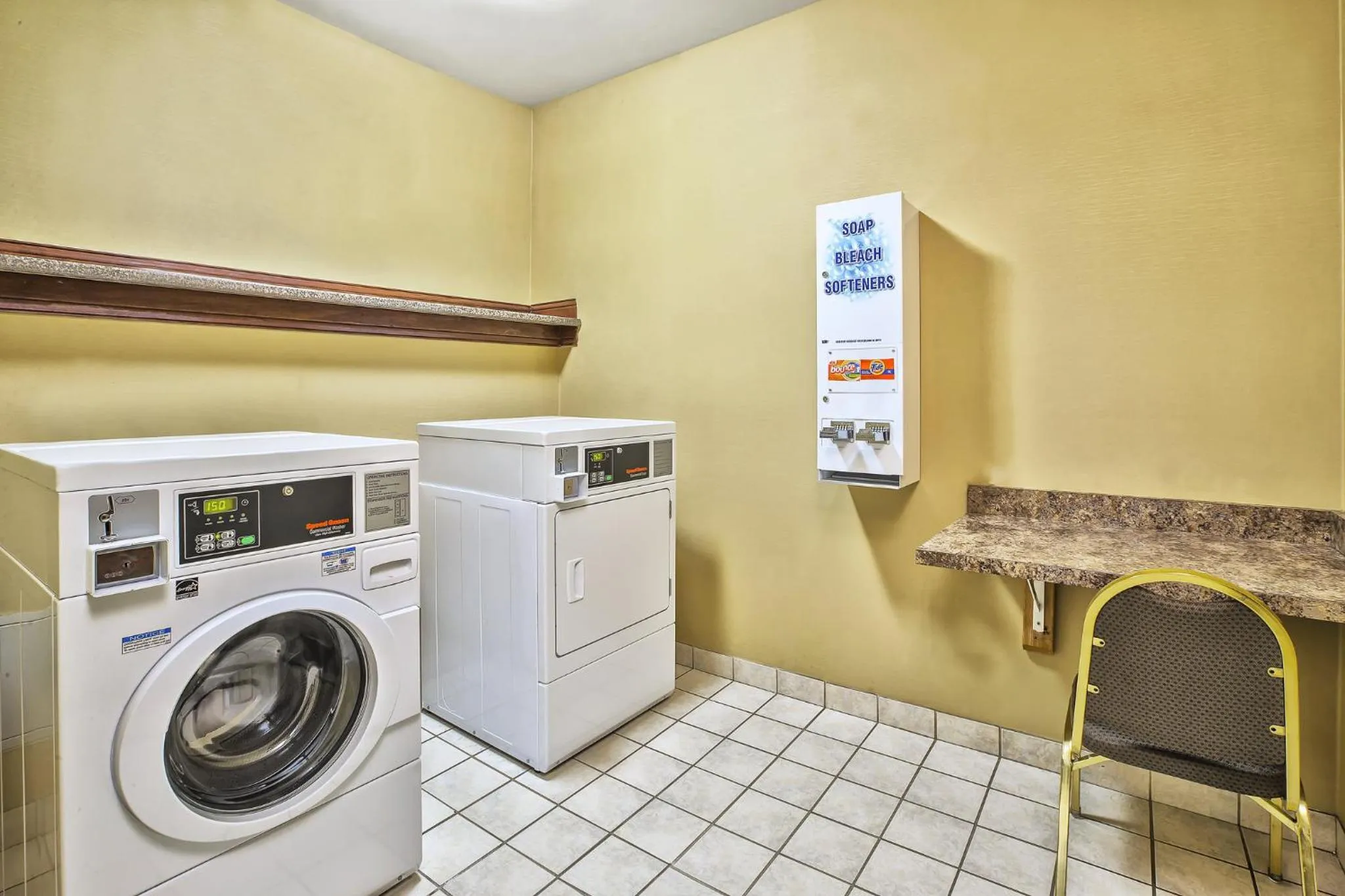 Lobby or reception in Holiday Inn Express Hotel and Suites Marysville by IHG