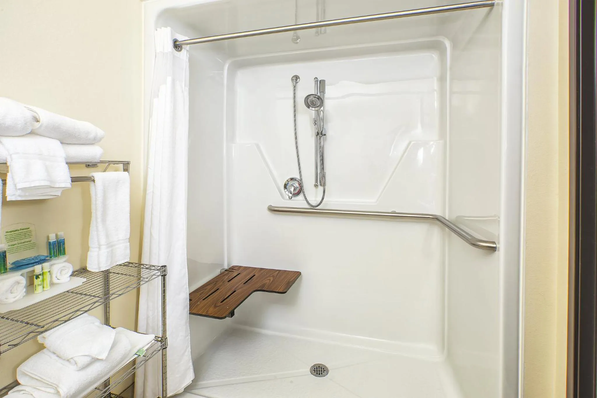 Bathroom in Holiday Inn Express Hotel and Suites Marysville by IHG