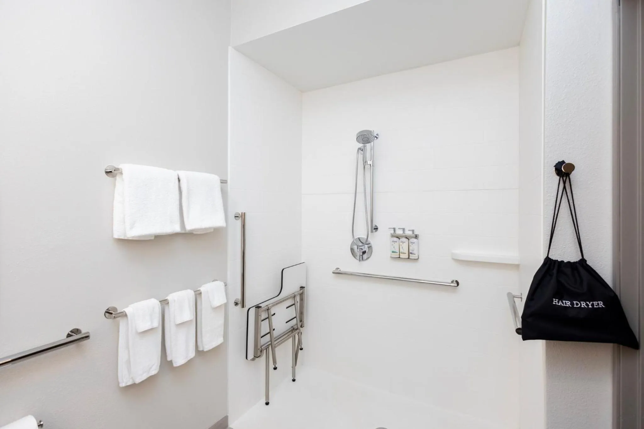 Photo of the whole room in Holiday Inn Express Hotel and Suites Marysville by IHG