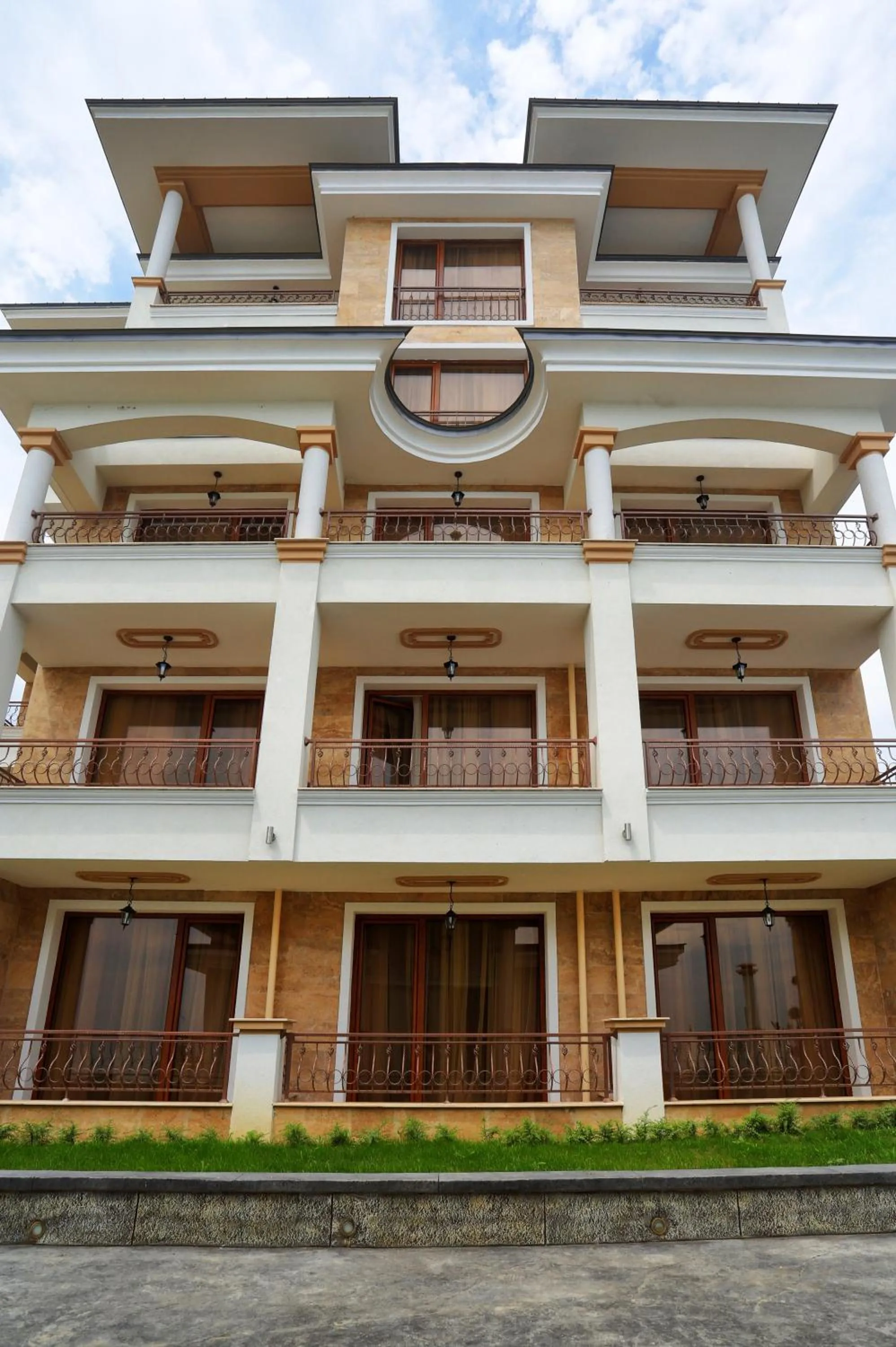 Property building in Paraiso Theopolis - All Inclusive