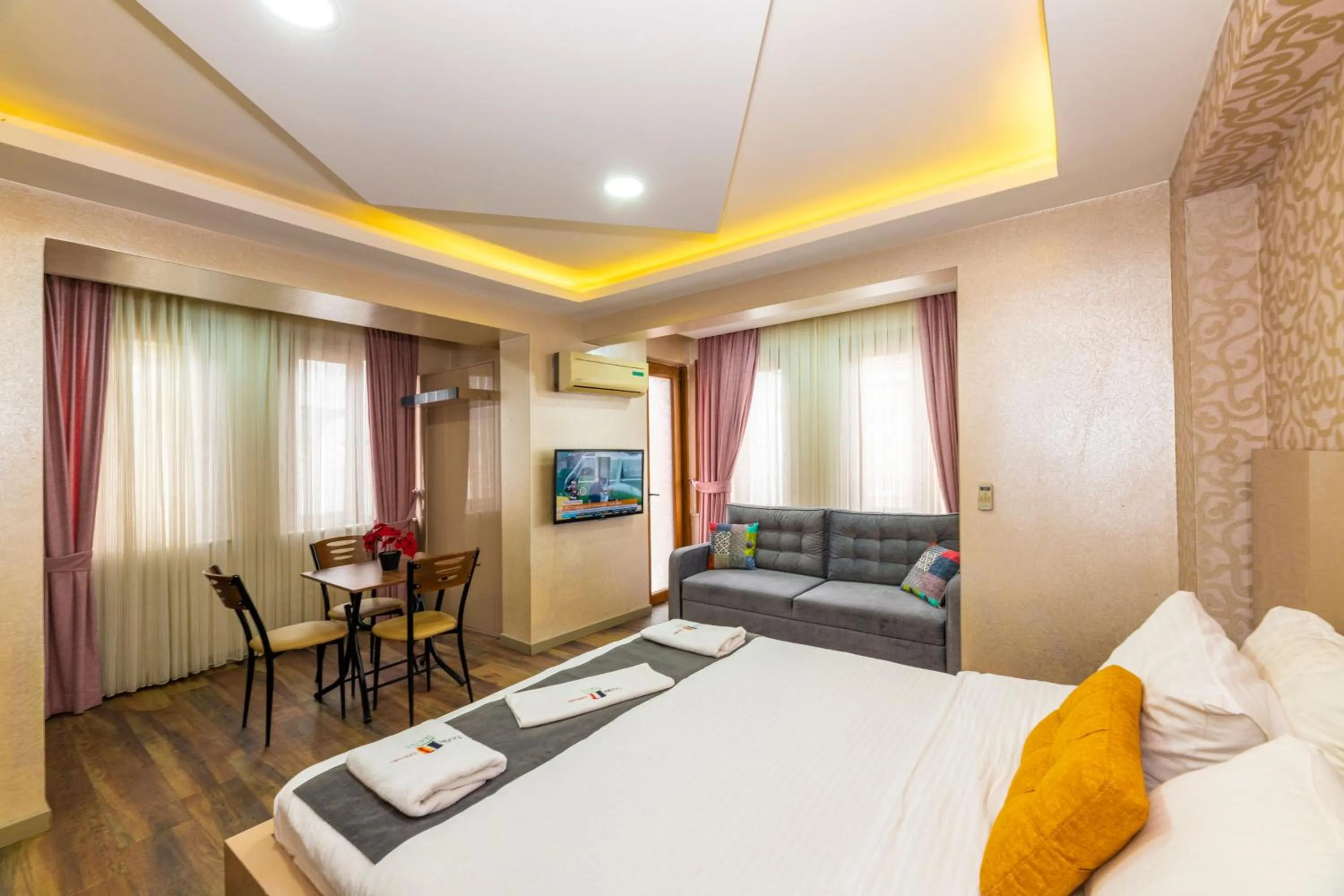 Massage, Bed in Taxim Trend Apart