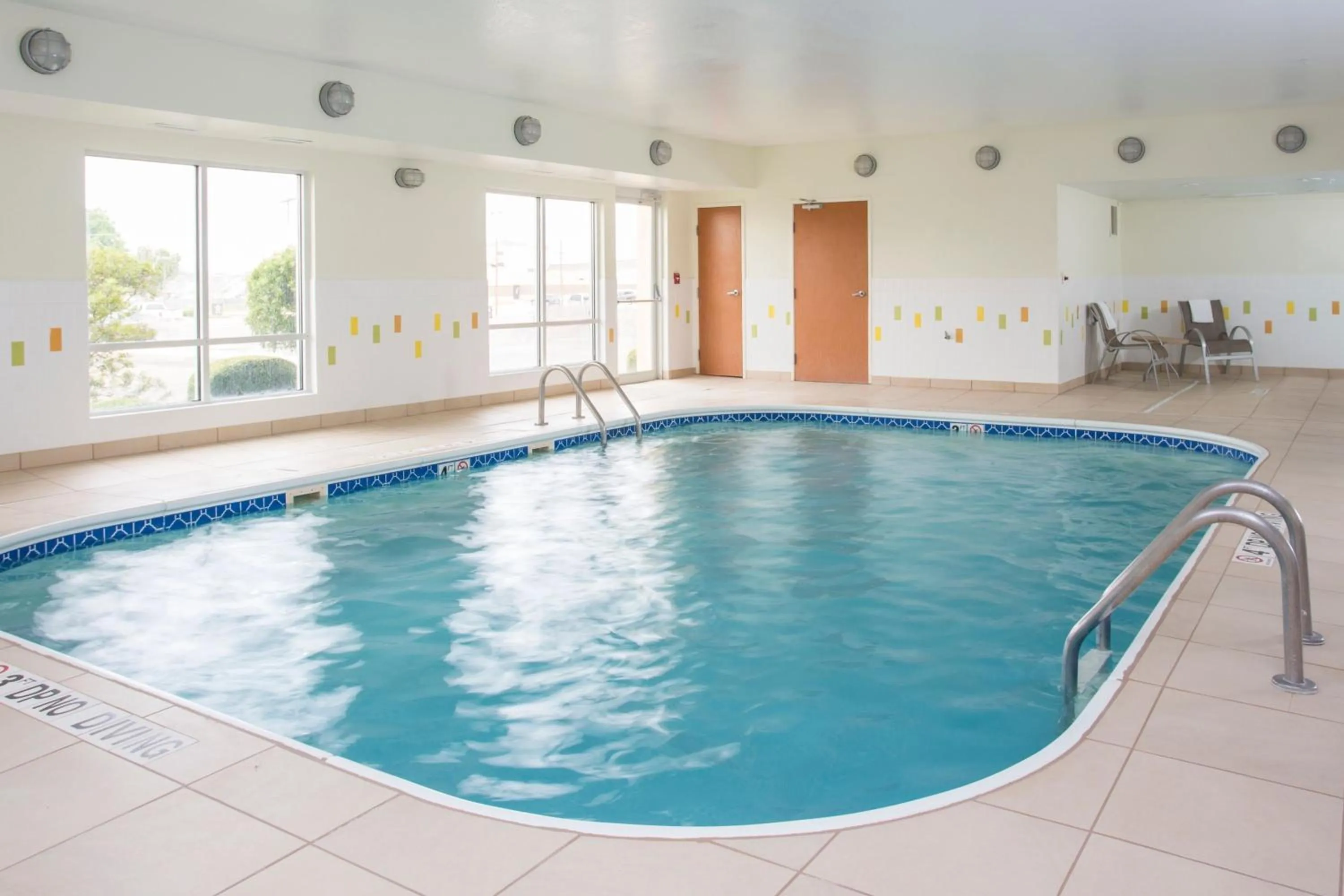 Swimming pool in Fairfield Inn & Suites Lafayette