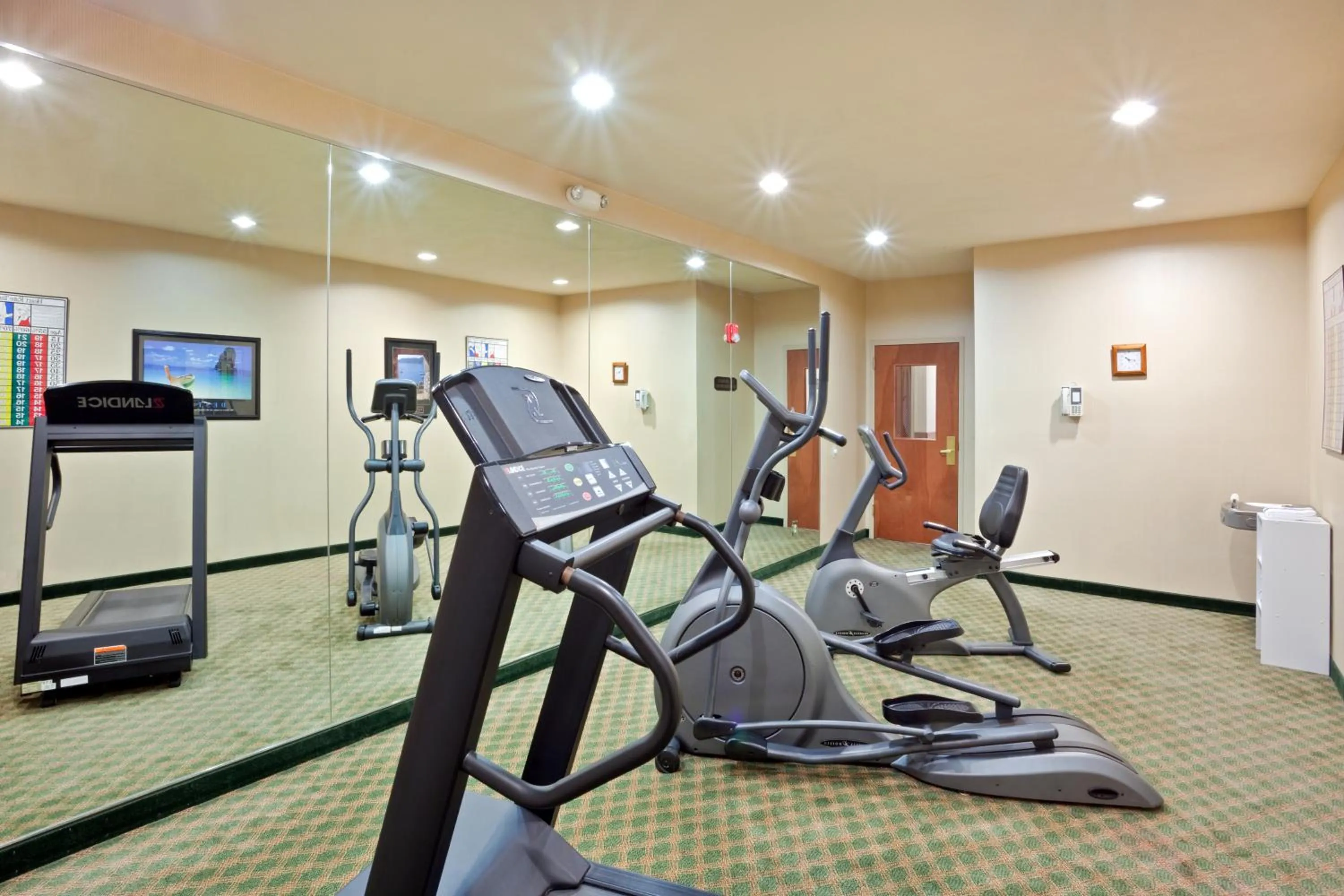 Fitness centre/facilities in Triple Play Resort Hotel & Suites