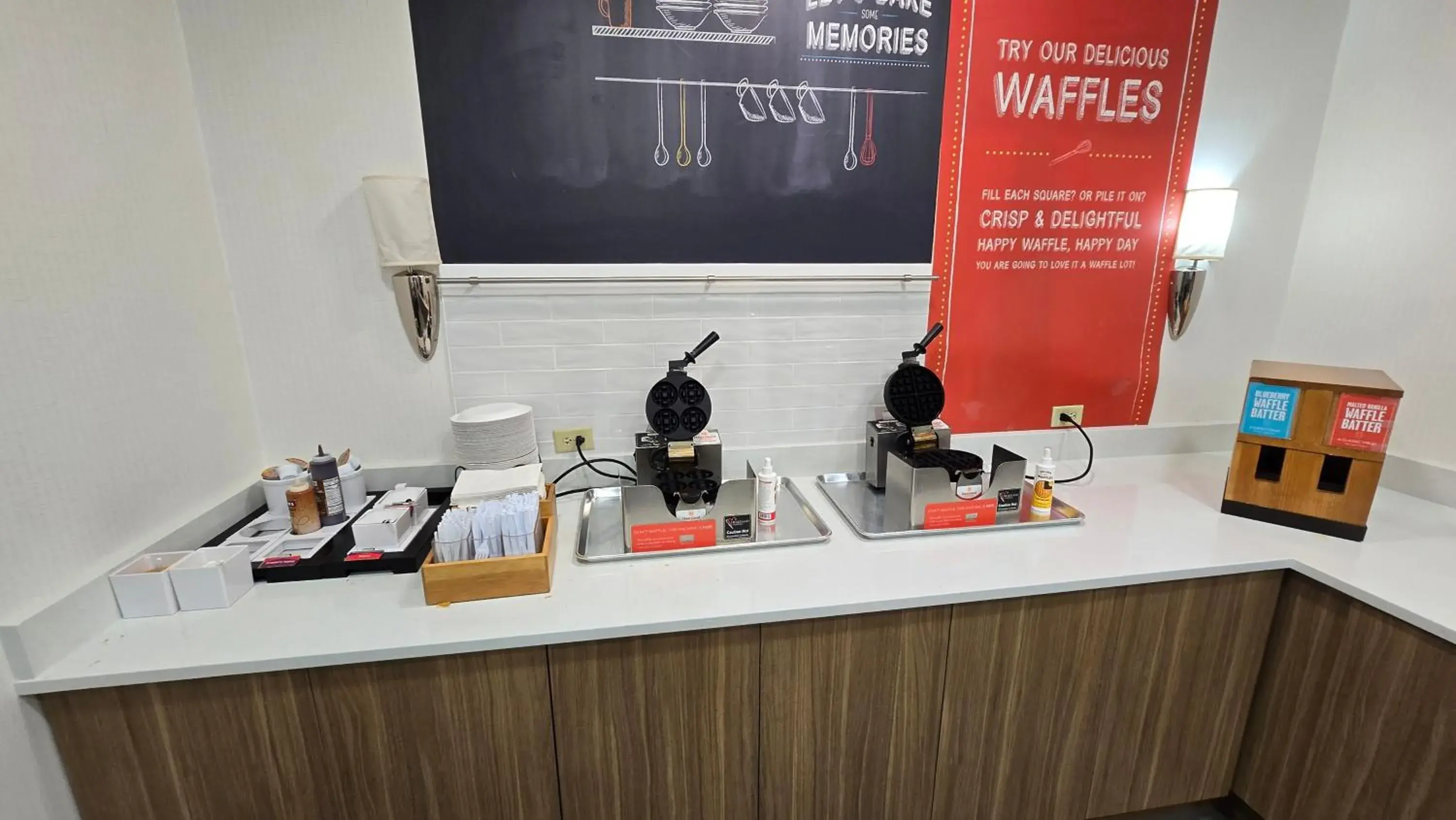 Breakfast in Hampton Inn & Suites Chicago Deer Park Breakfast in Hampton Inn & Suites Chicago Deer Park