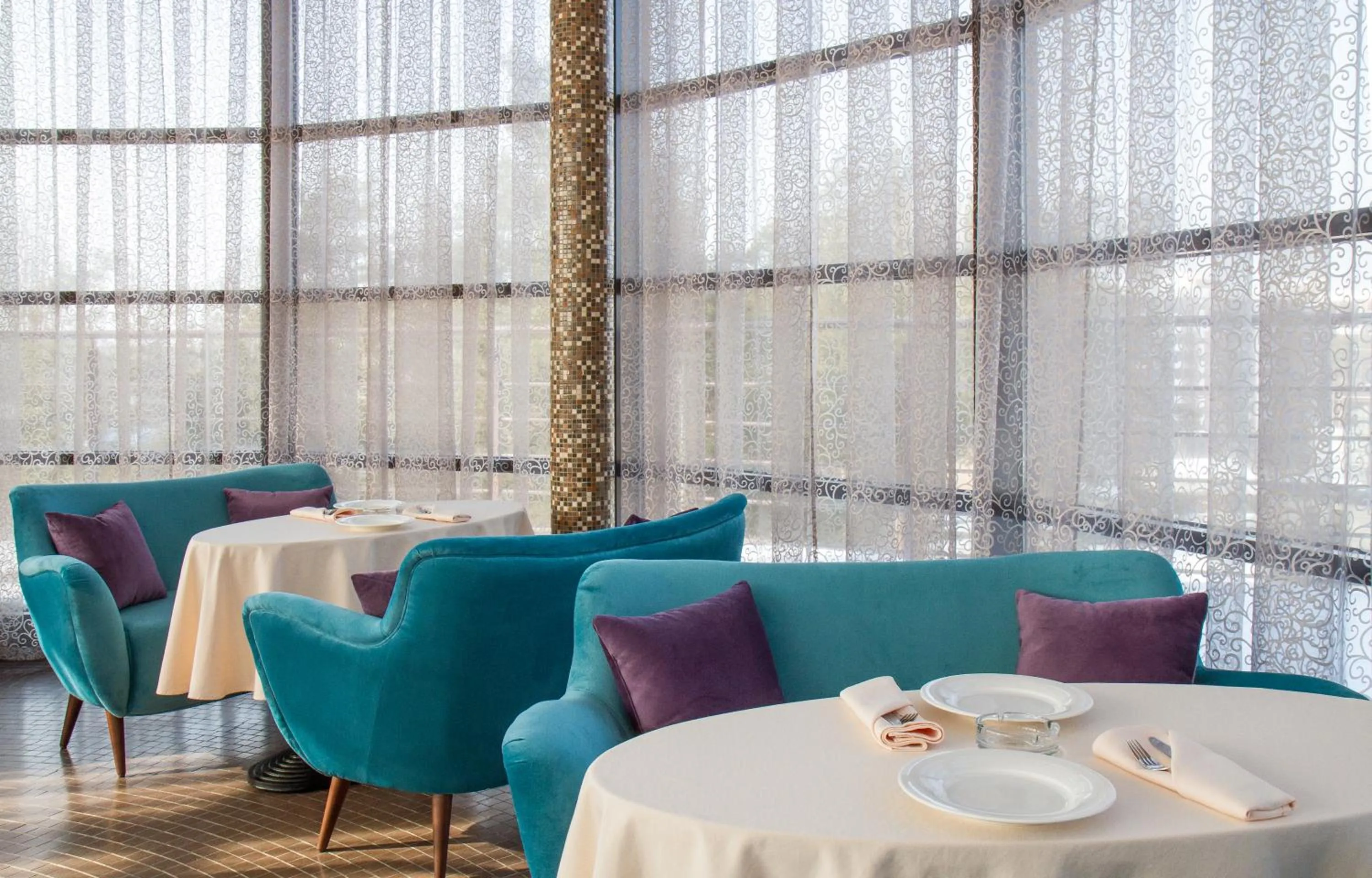 Restaurant/places to eat in City Holiday Resort & SPA