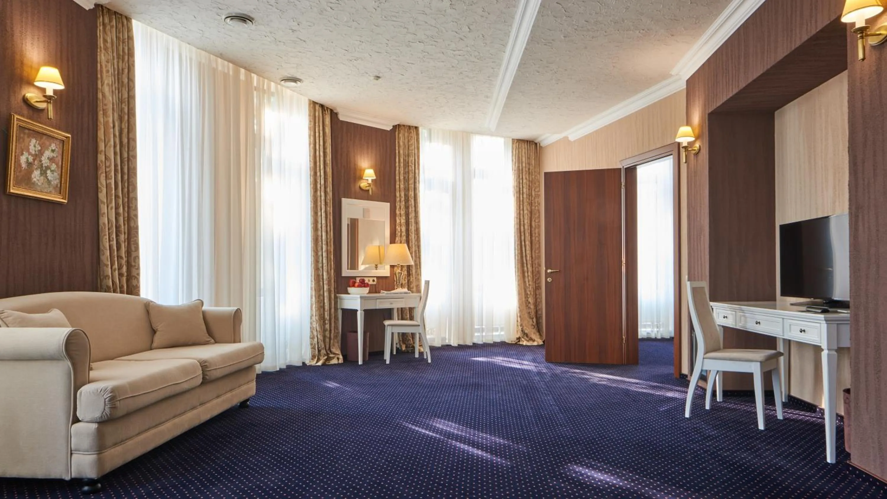 TV and multimedia in City Holiday Resort & SPA