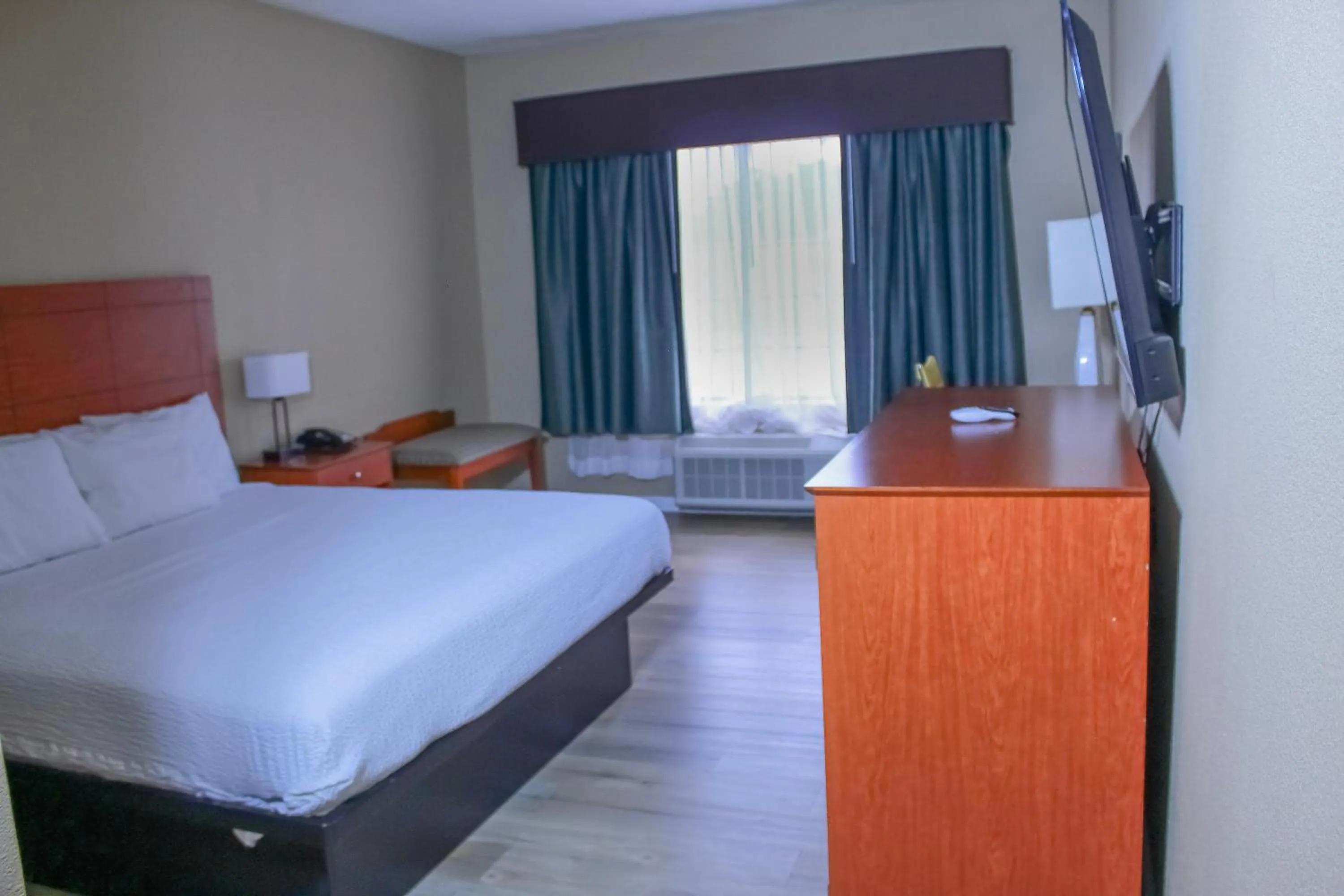 Bed in Days-Inn by Wyndham Cedartown