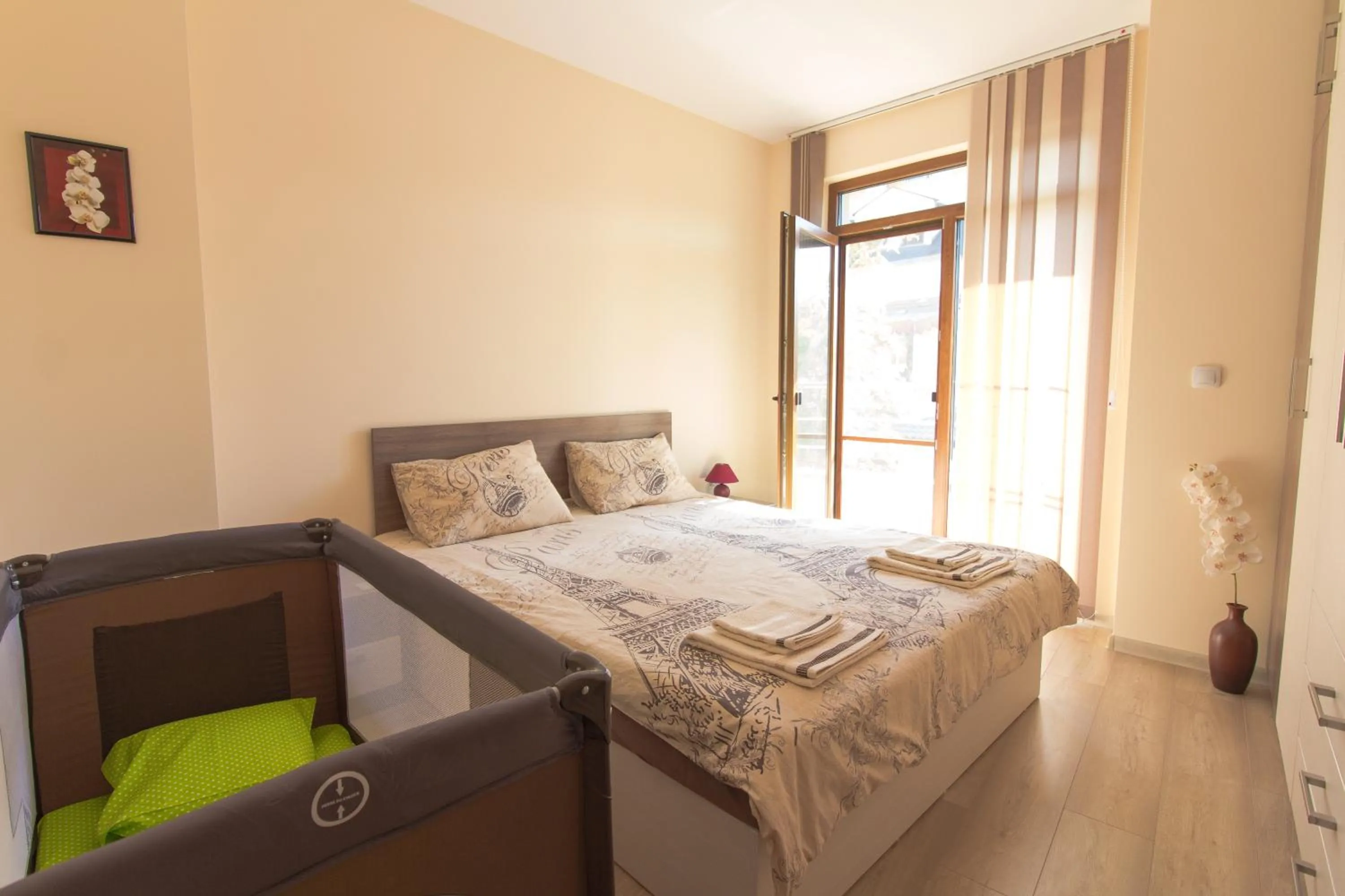 Bed in Domus Apartments Old Town with Garage
