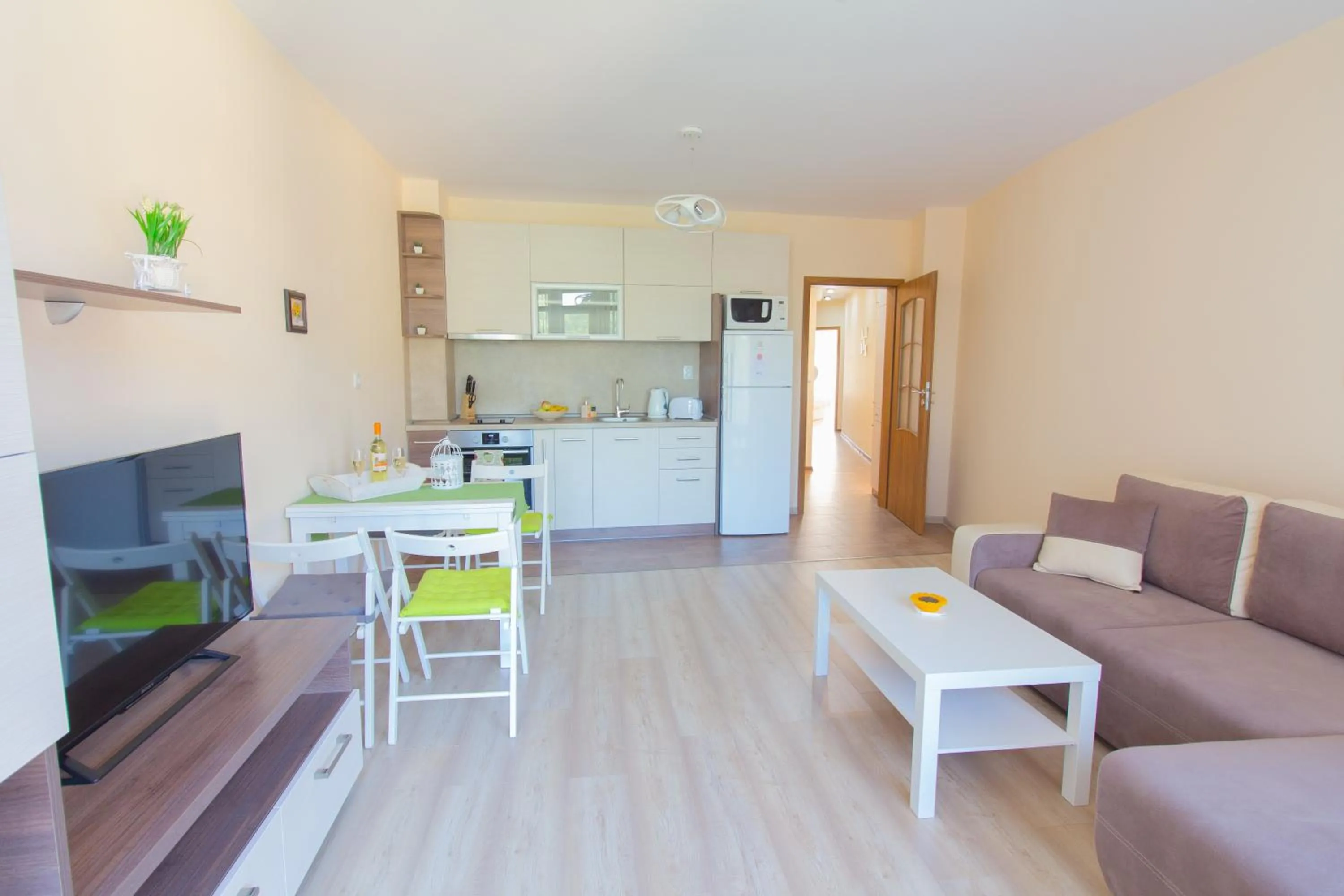 TV and multimedia in Domus Apartments Old Town with Garage