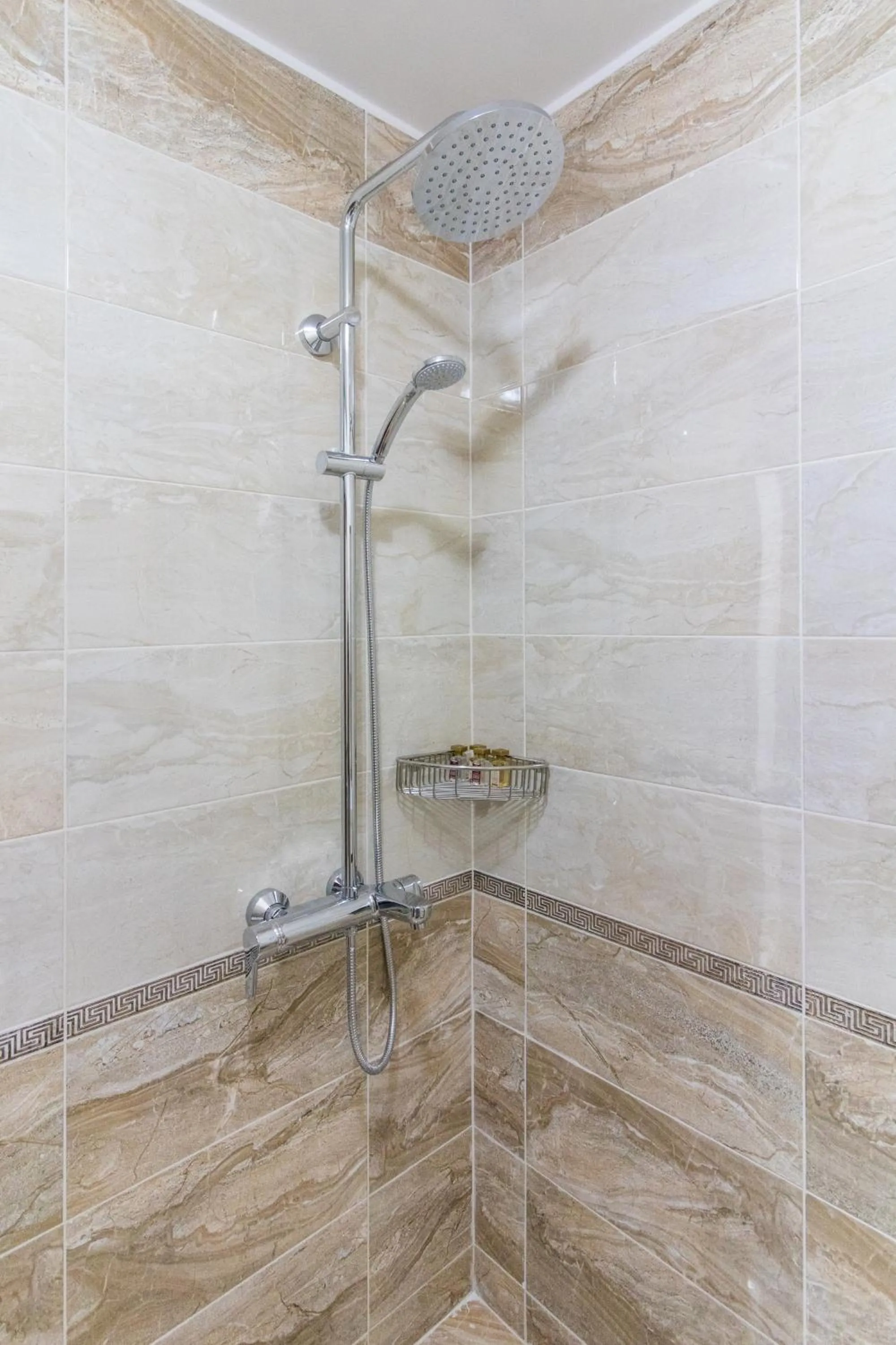 Shower in Domus Apartments Old Town with Garage