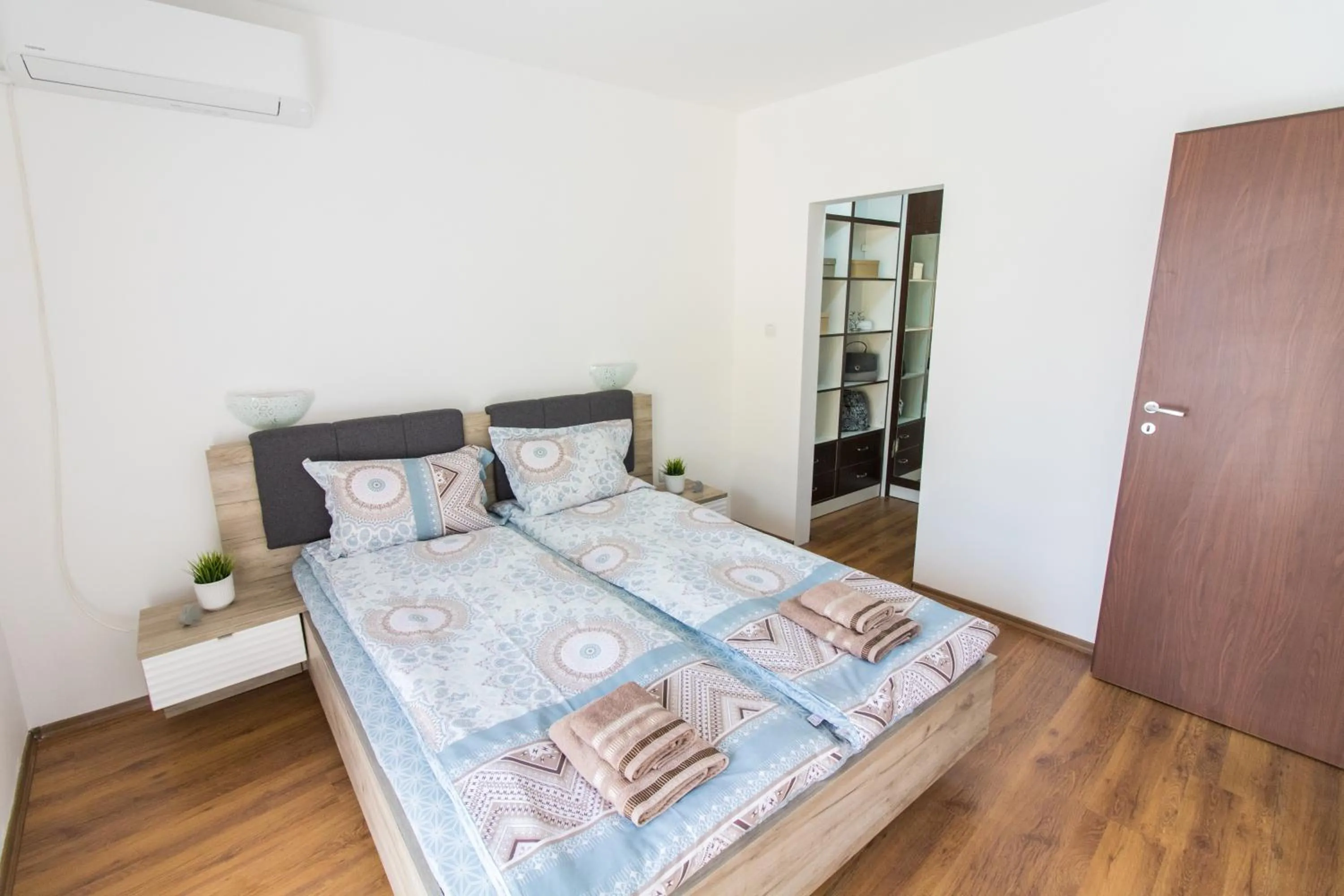 Bed in Domus Apartments Old Town with Garage