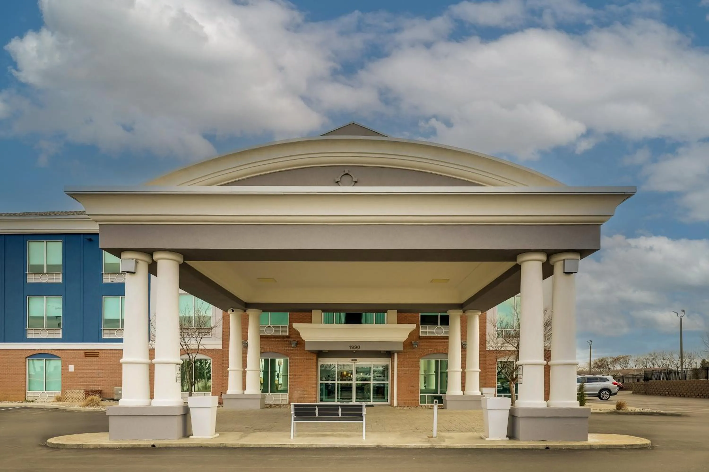 Property building in Holiday Inn Express Hotel & Suites Richmond by IHG