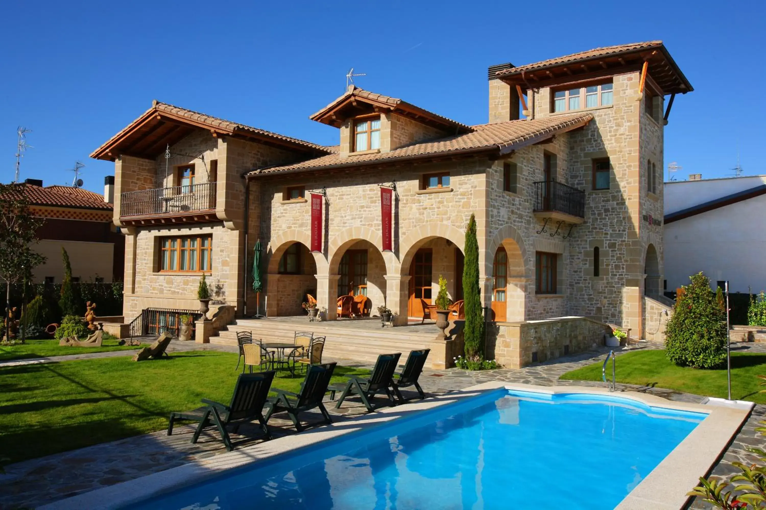 Facade/entrance in Hotel El Juglar Facade/entrance in Hotel El Juglar