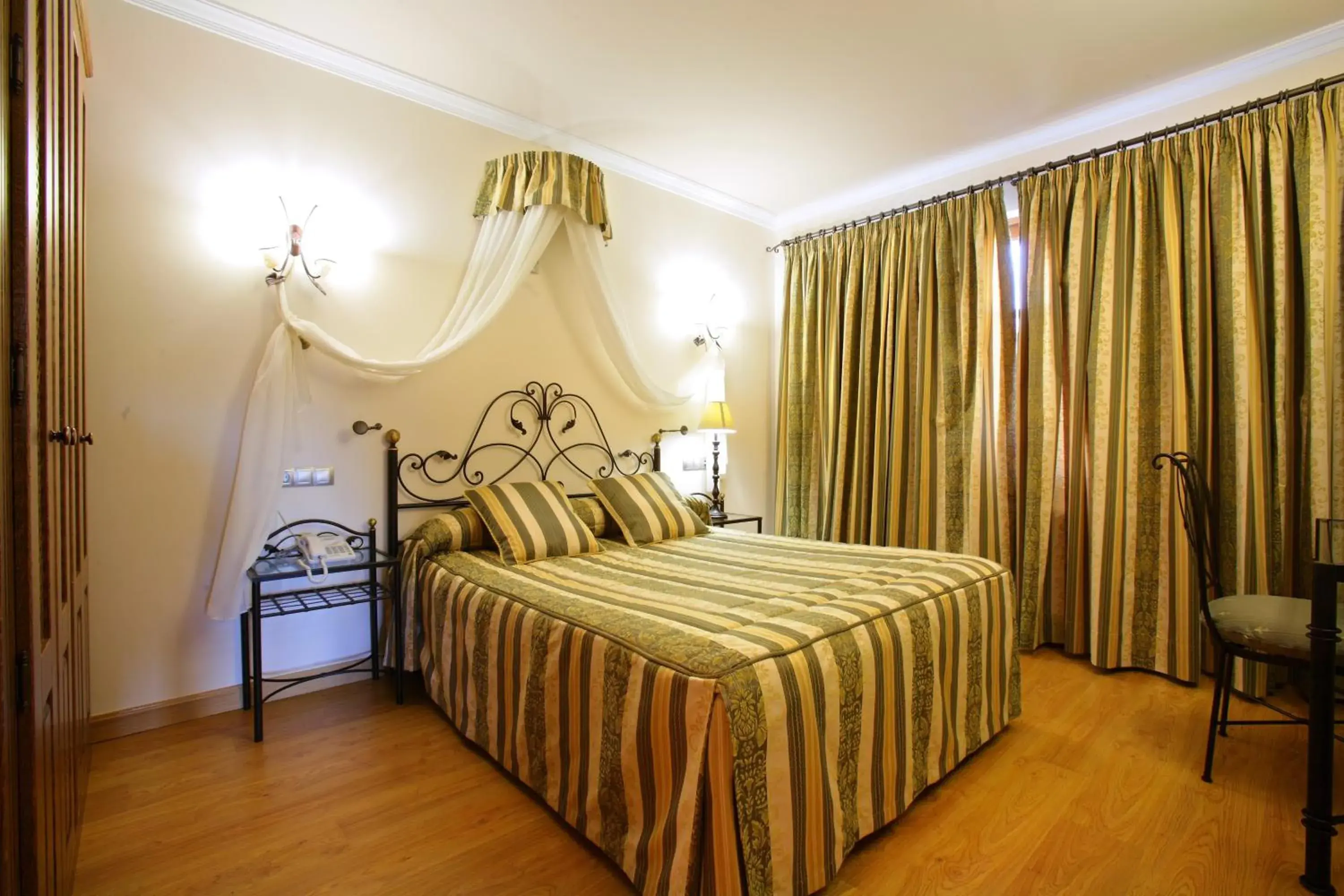 Bedroom, Bed in Hotel El Juglar Bedroom, Bed in Hotel El Juglar