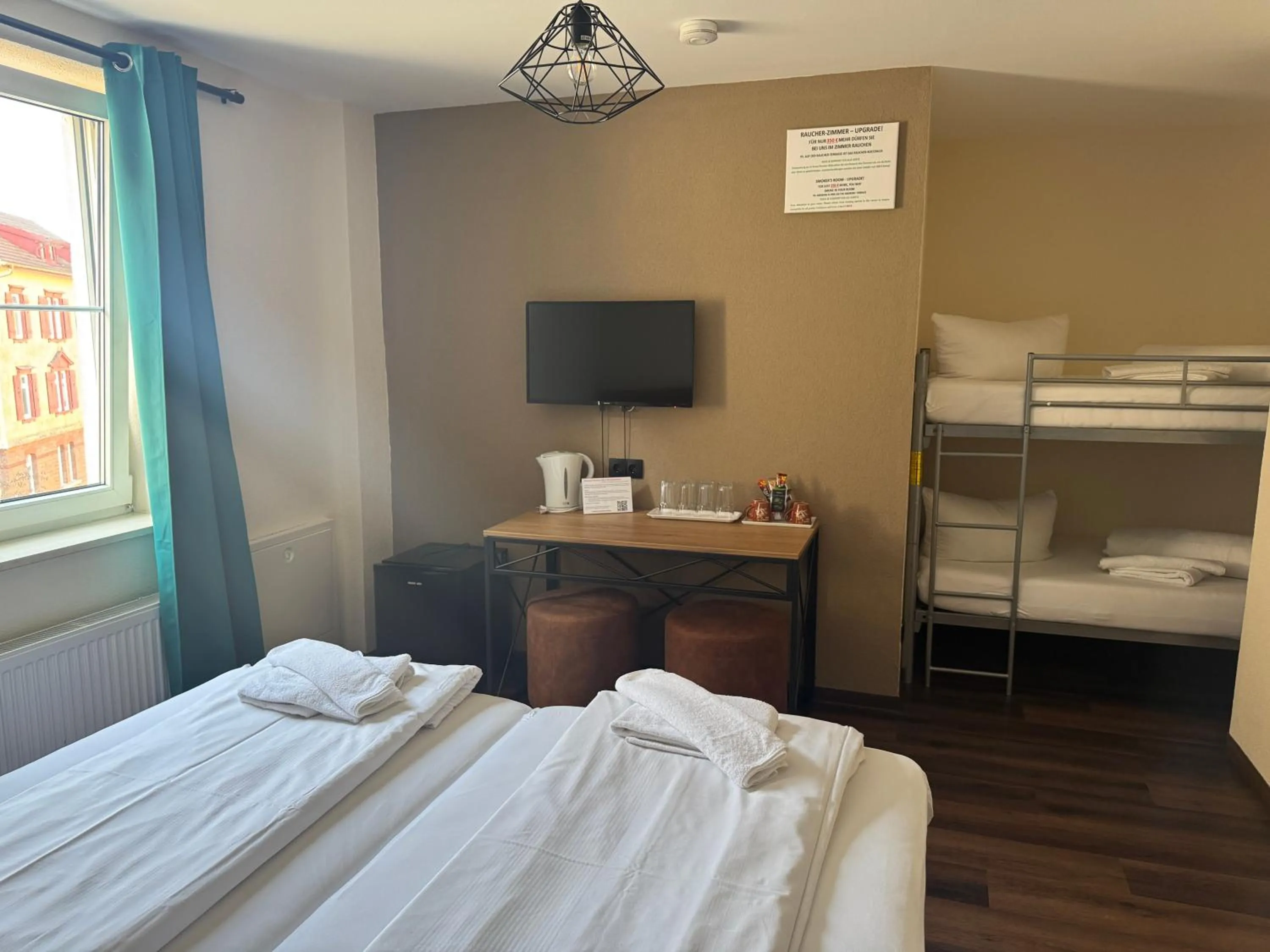 Photo of the whole room, Bed in Hotel Capitol Zentrum - 24h -