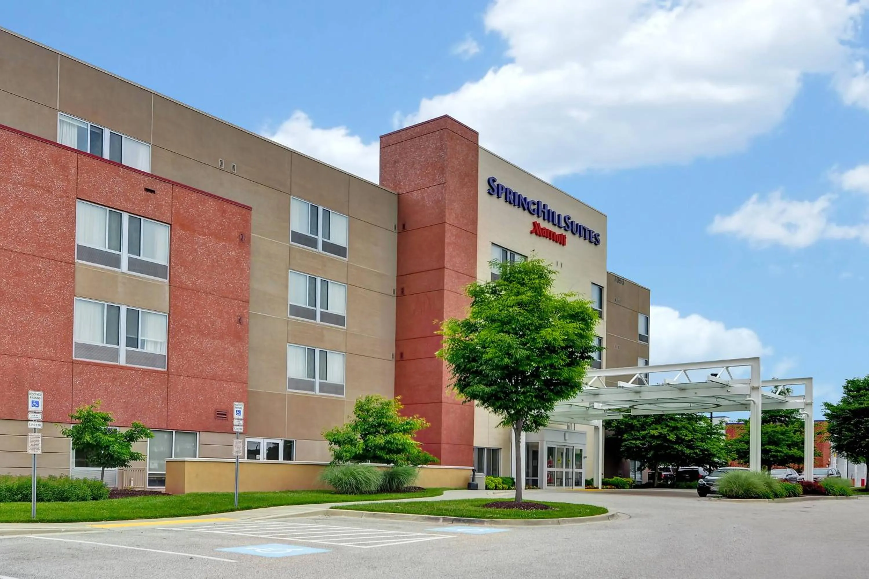 Property building in SpringHill Suites By Marriott Columbia Fort Meade Area