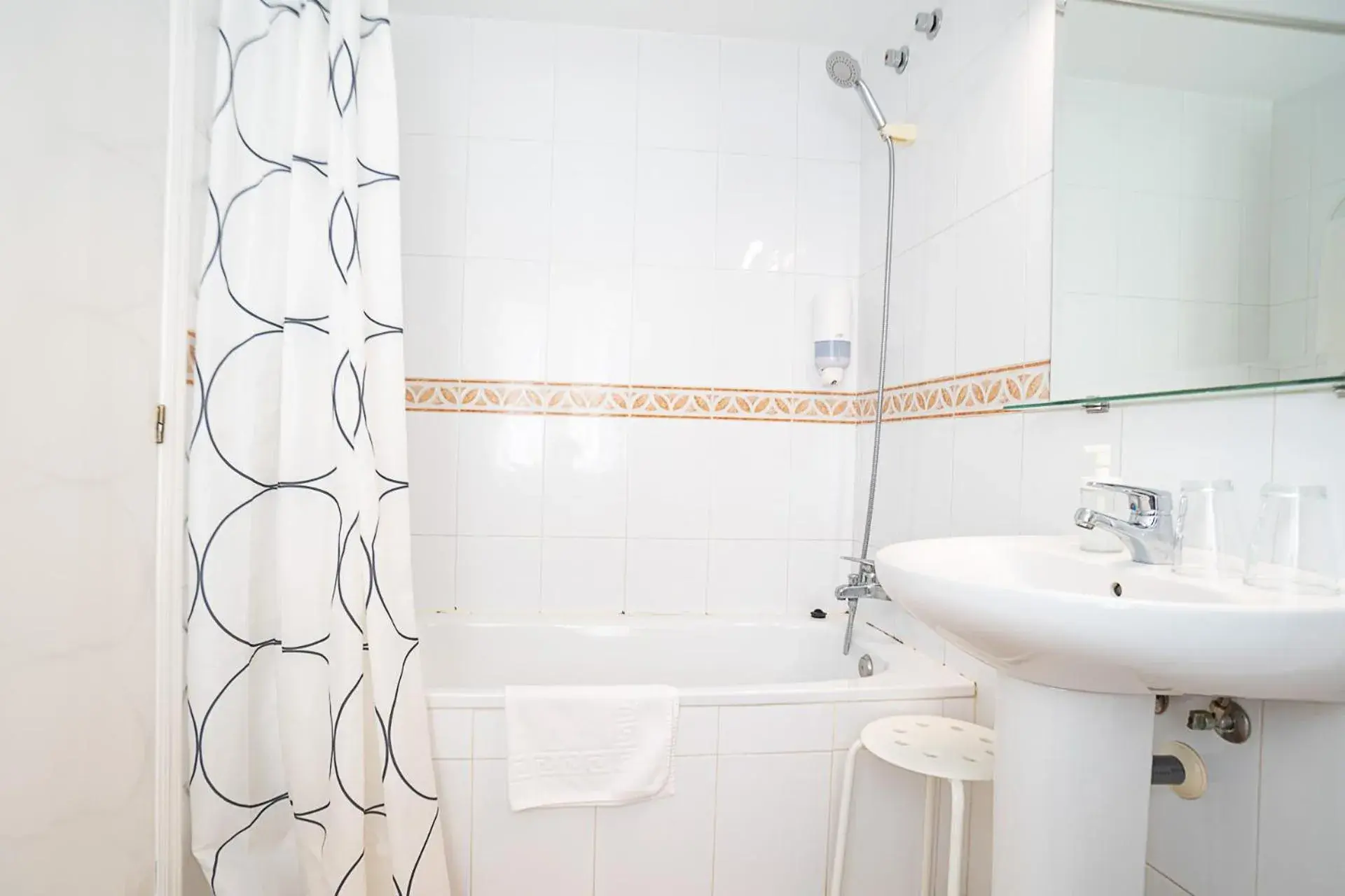 Small Double or Twin Room in Hotel El Cid Small Double or Twin Room in Hotel El Cid