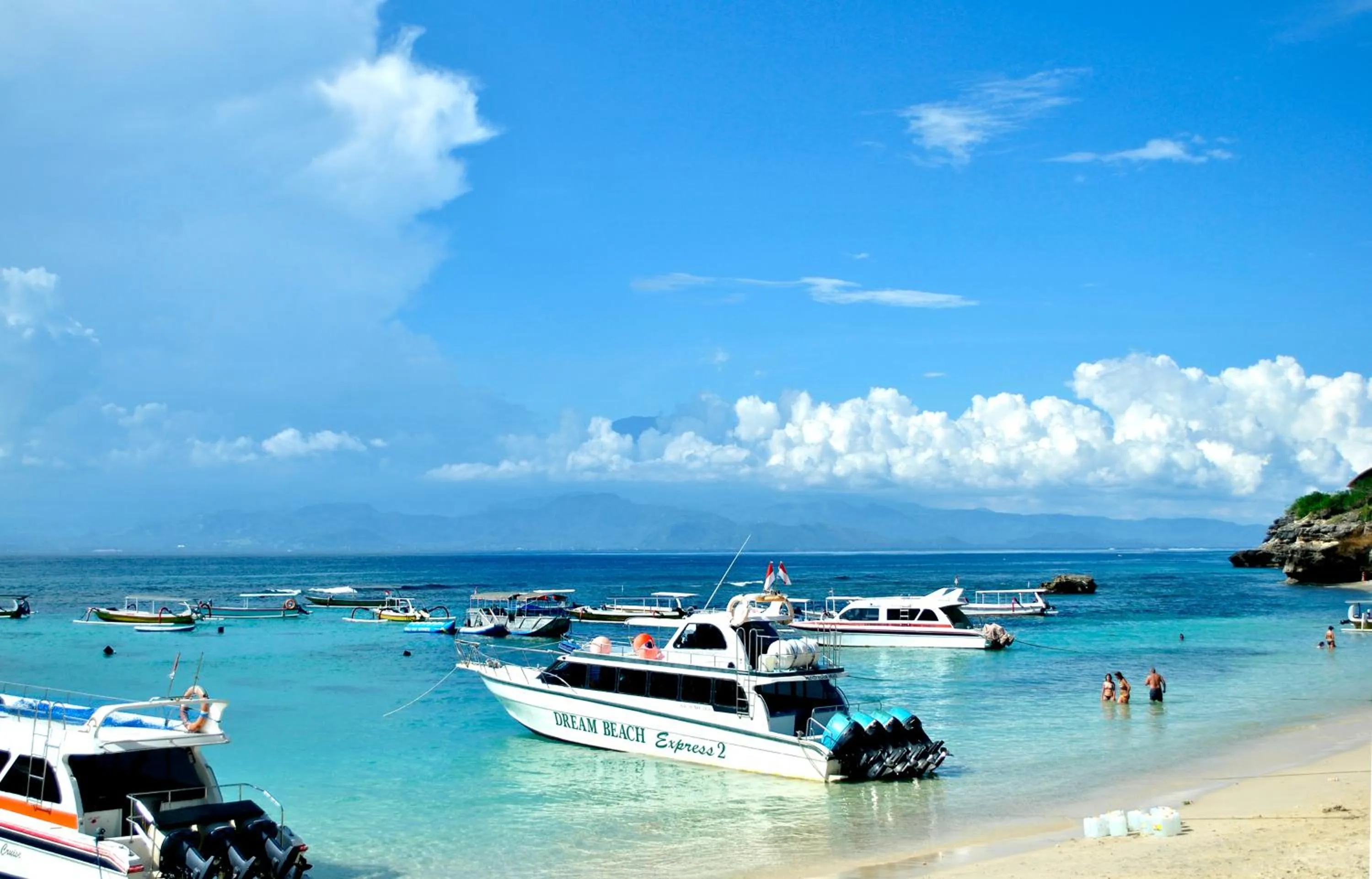 Beach in Damara Lembongan