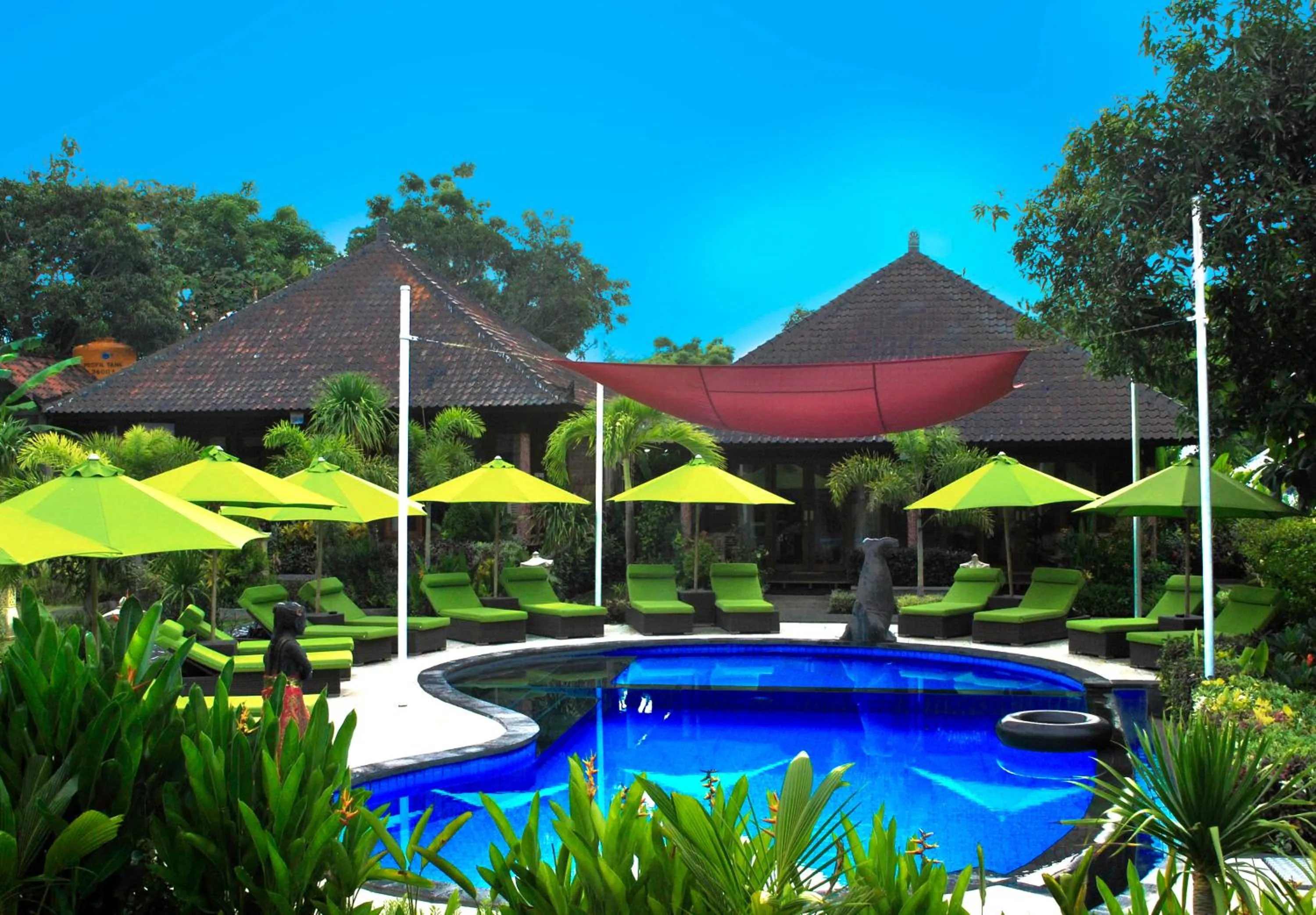 Swimming pool in Damara Lembongan