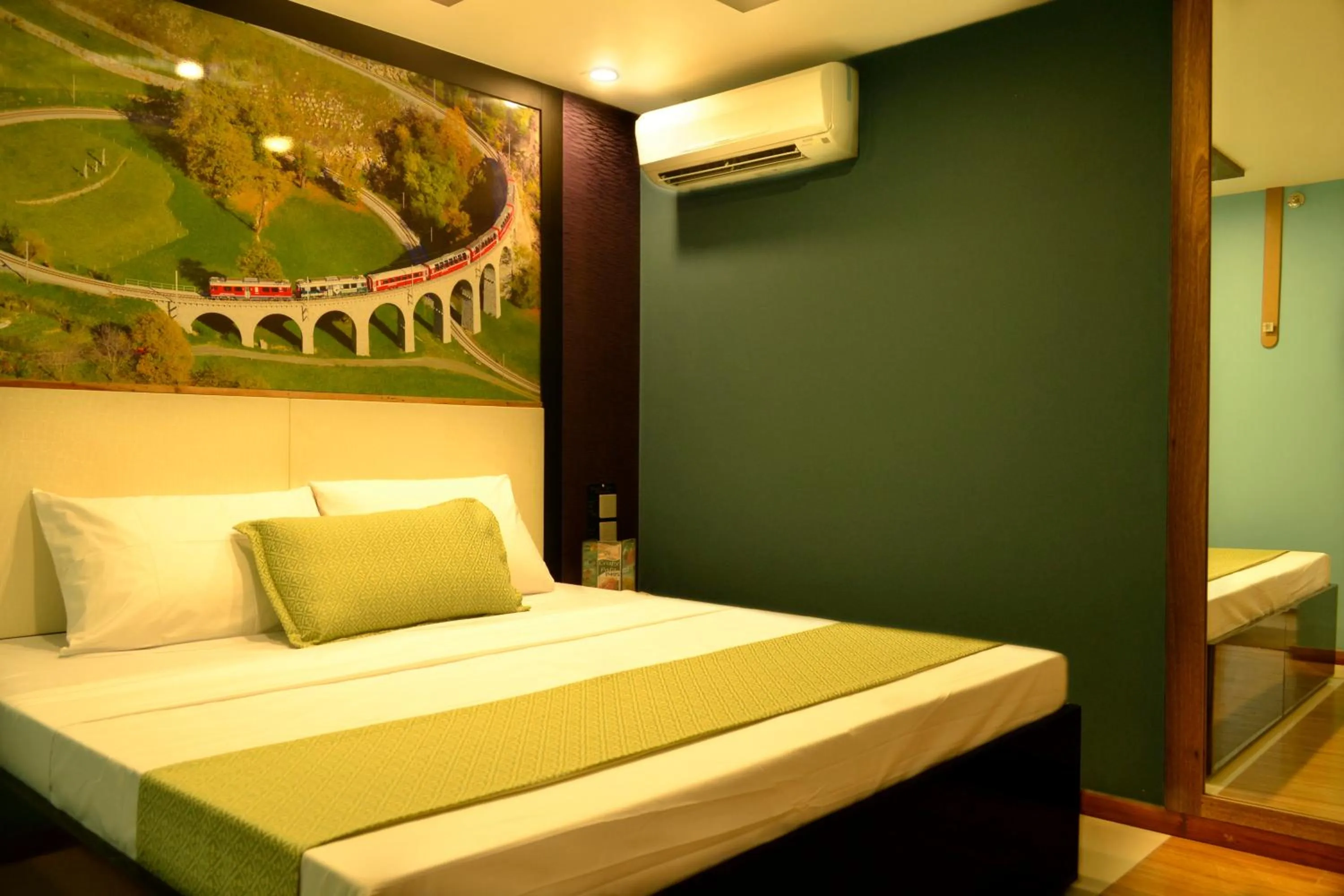 Bedroom in Eurotel Vivaldi Araneta