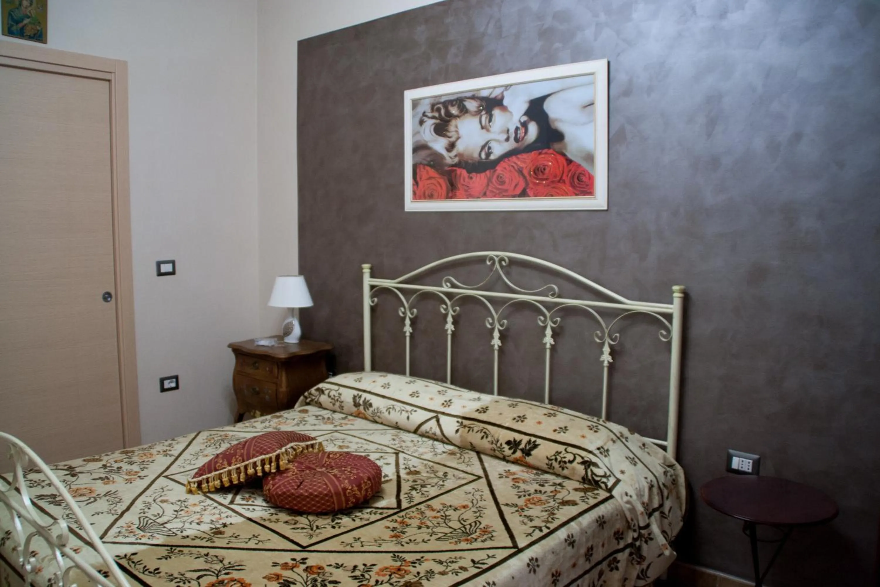 Bed in The Liberty Palace