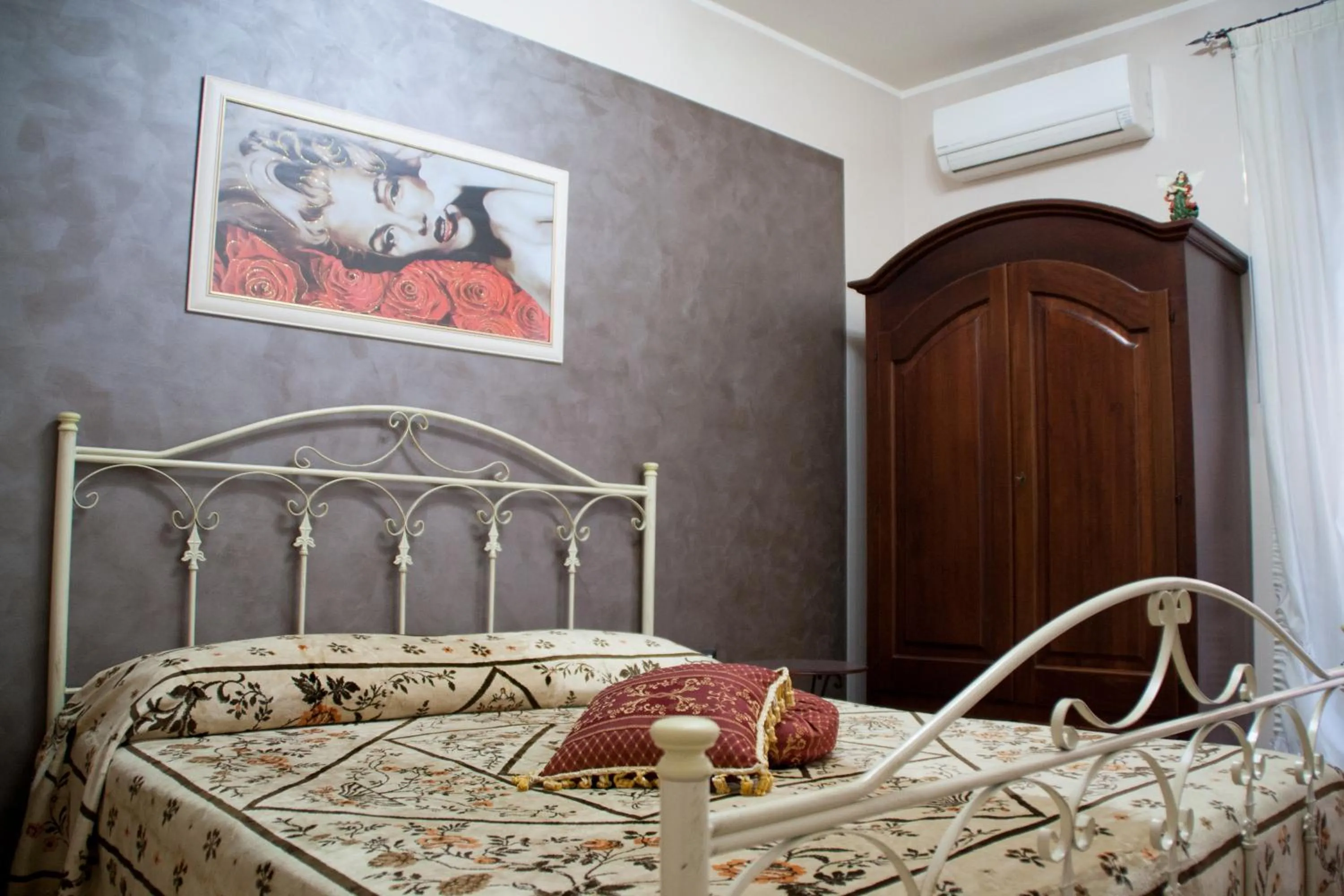 Bed in The Liberty Palace