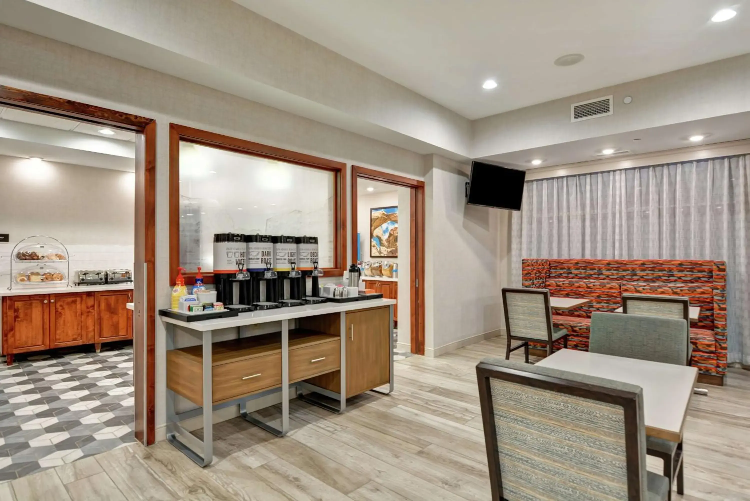 Breakfast in Hampton Inn Moab Arches National Park Breakfast in Hampton Inn Moab Arches National Park