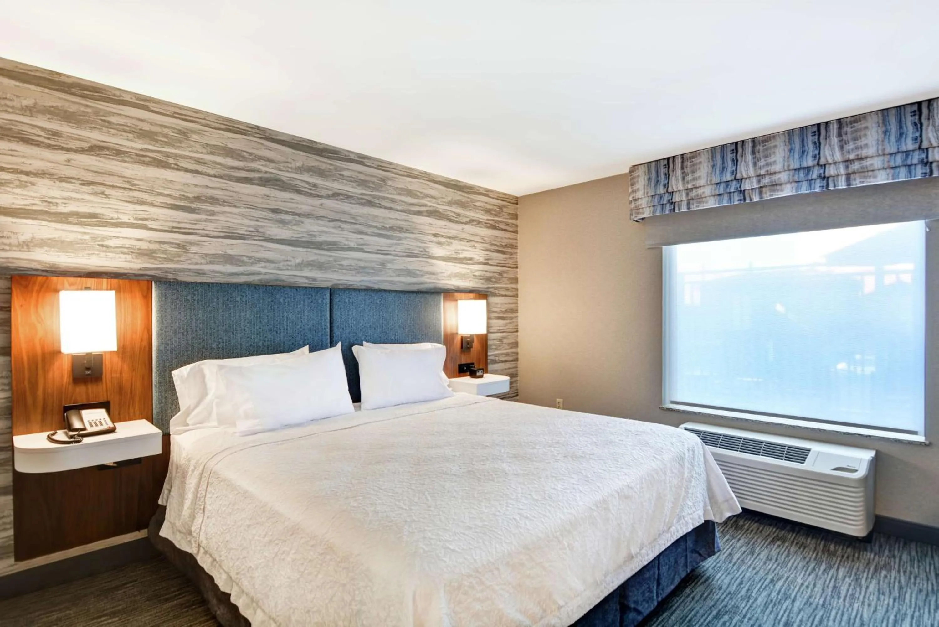 Bed in Hampton Inn Moab Arches National Park