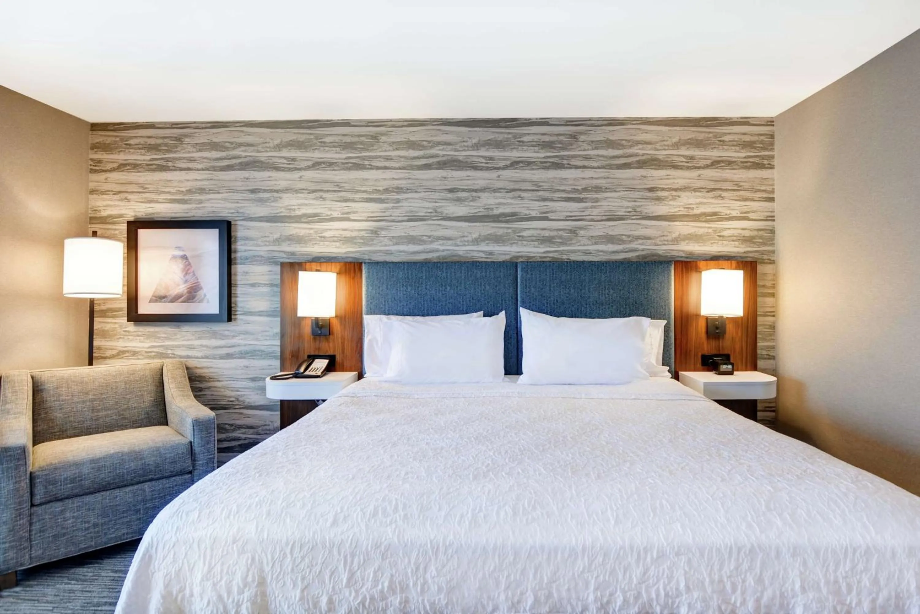 Living room, Bed in Hampton Inn Moab Arches National Park