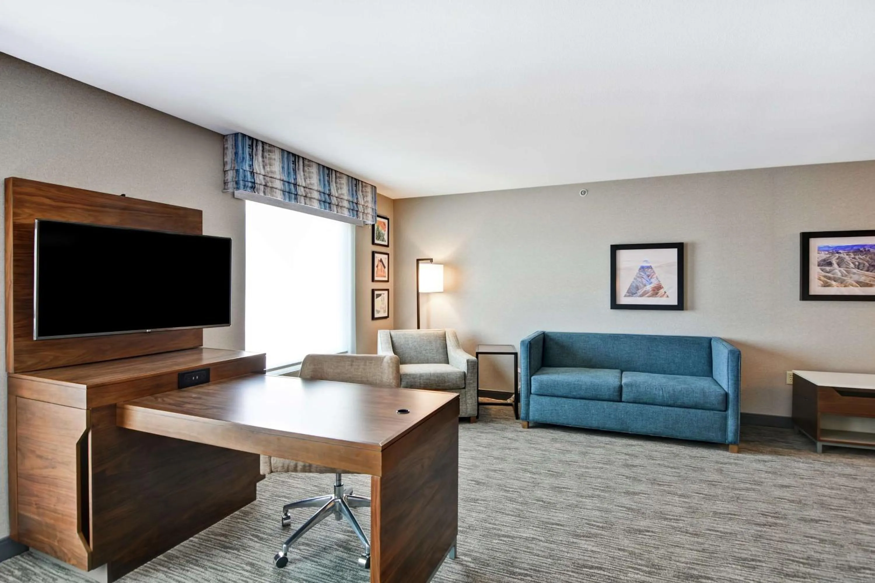 Living room in Hampton Inn Moab Arches National Park