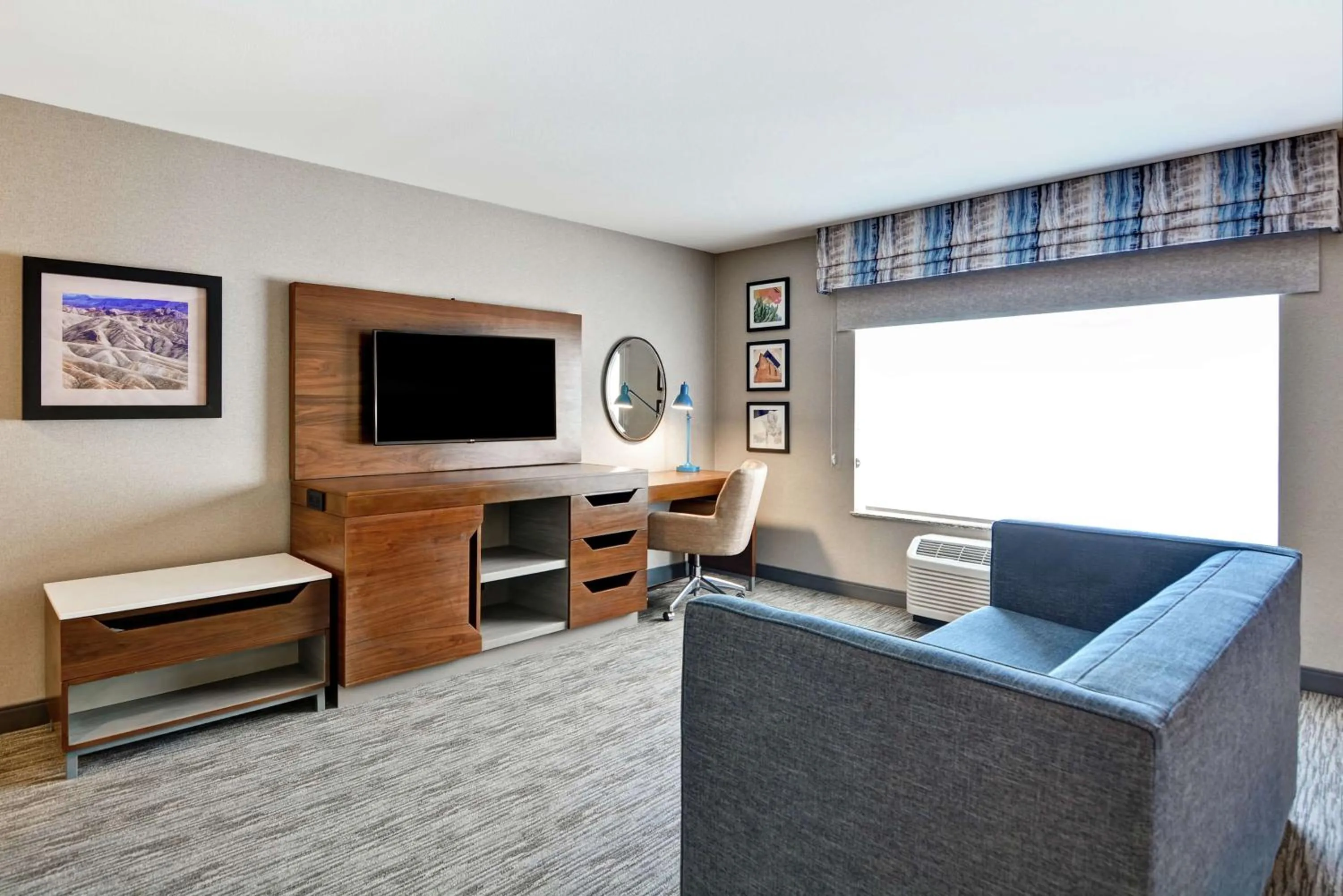 Living room in Hampton Inn Moab Arches National Park