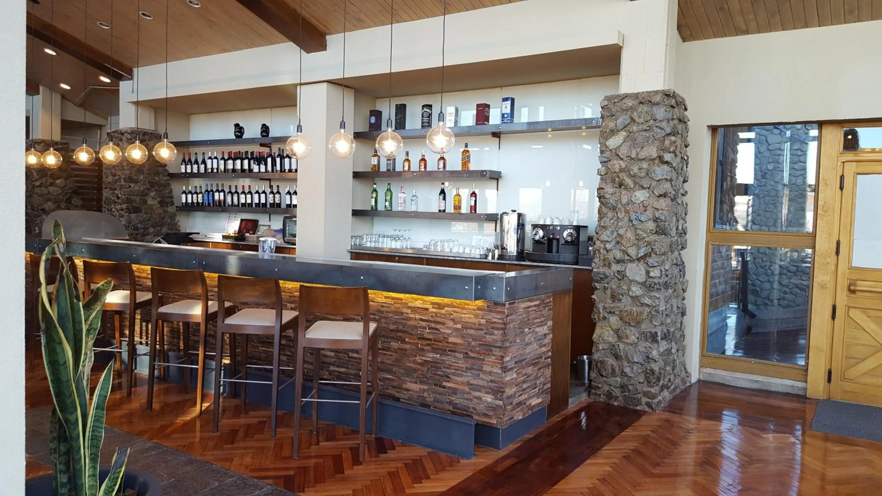 Restaurant/places to eat in Hotel Albatros