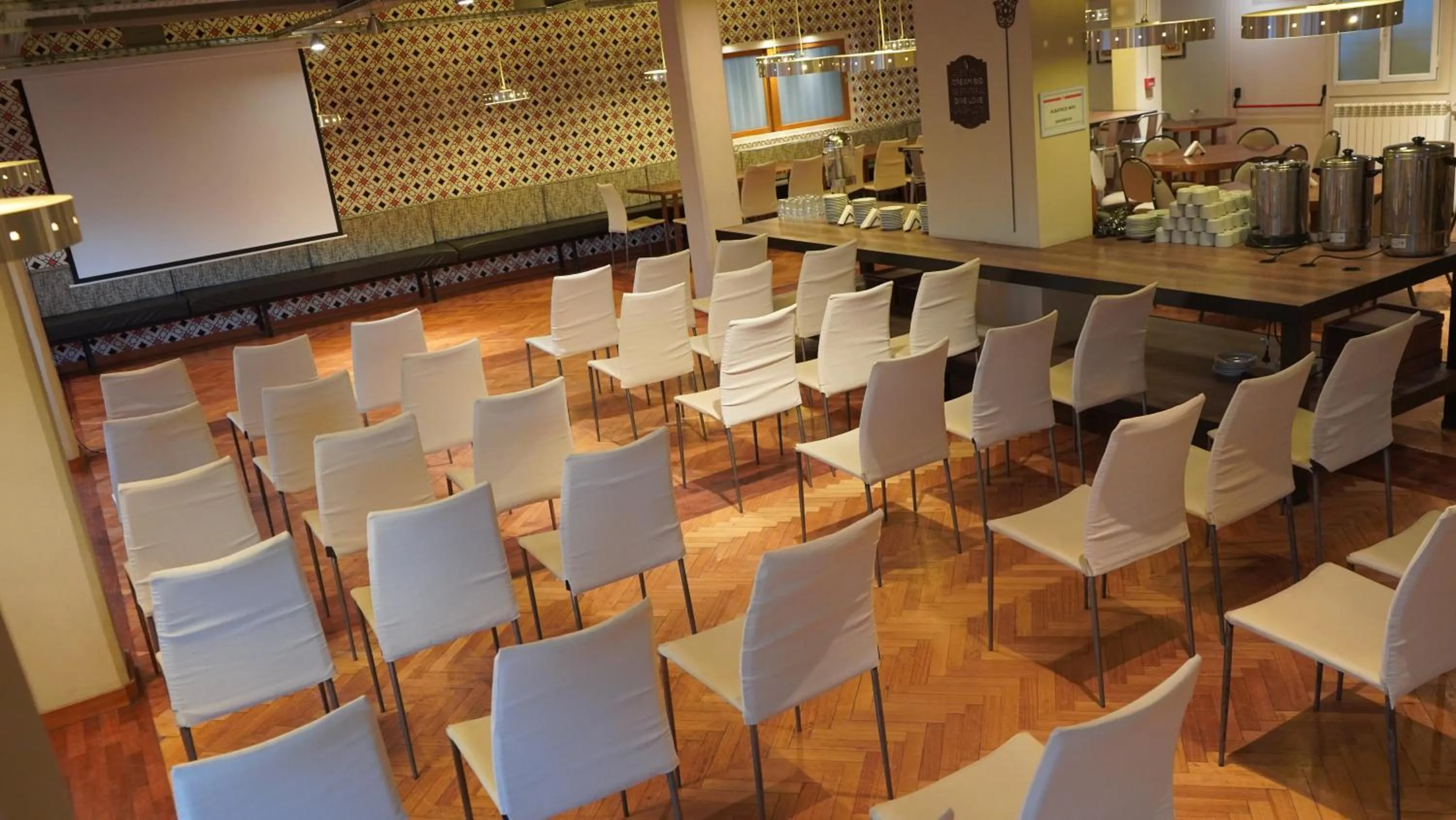 Banquet/Function facilities in Hotel Albatros