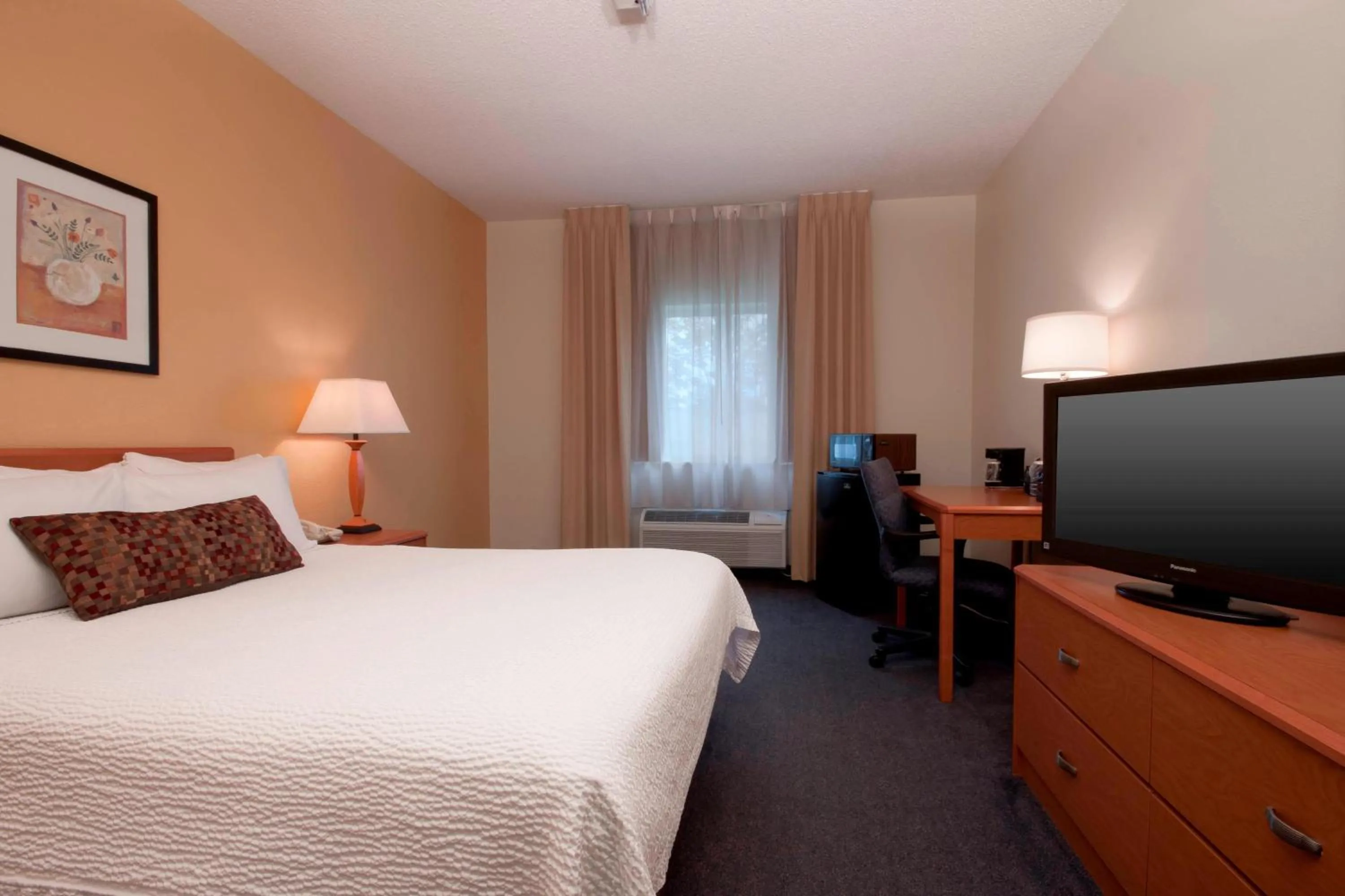 Photo of the whole room, Bed in Fairfield Inn by Marriott Joliet South