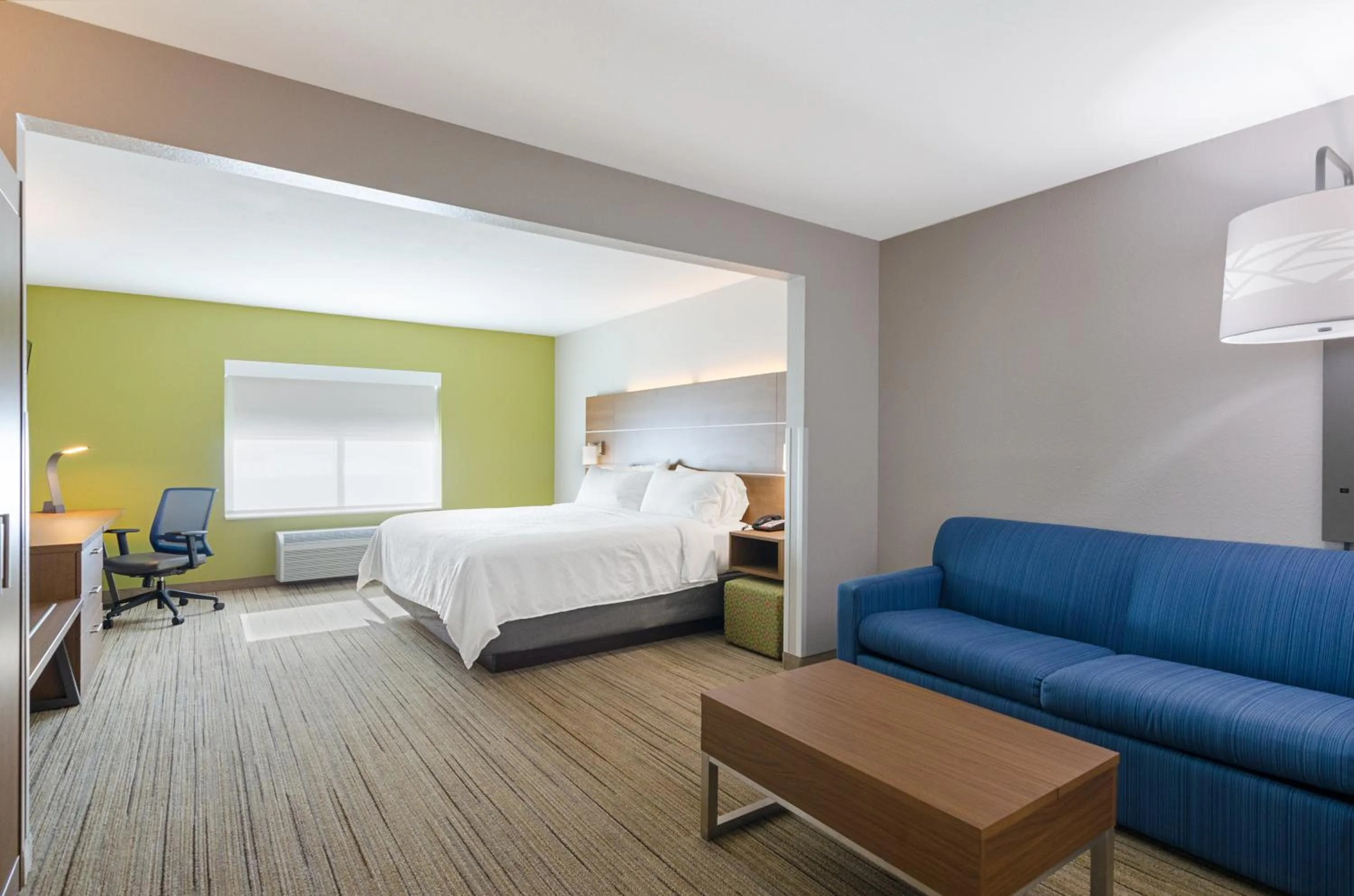 Bed in Holiday Inn Express Hotel & Suites Weston by IHG