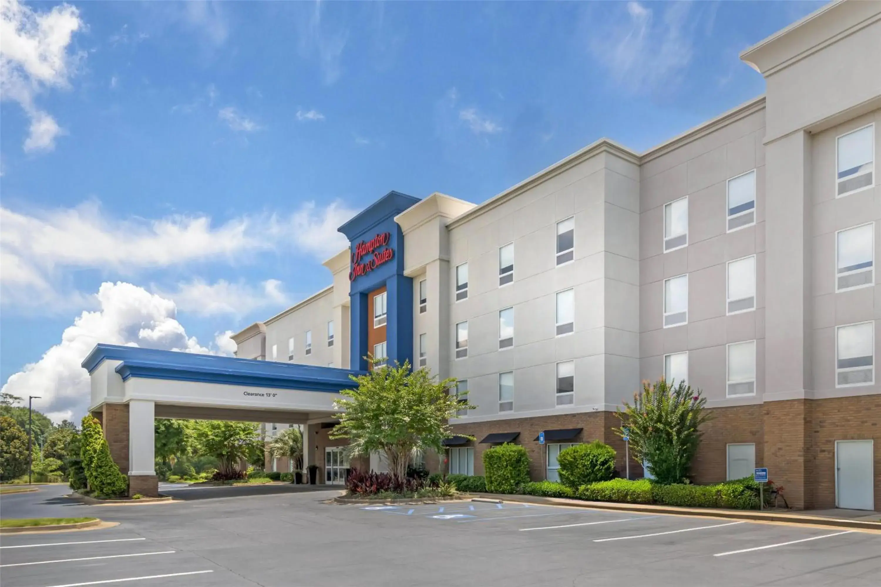 Property building in Hampton Inn & Suites Phenix City- Columbus Area Property building in Hampton Inn & Suites Phenix City- Columbus Area