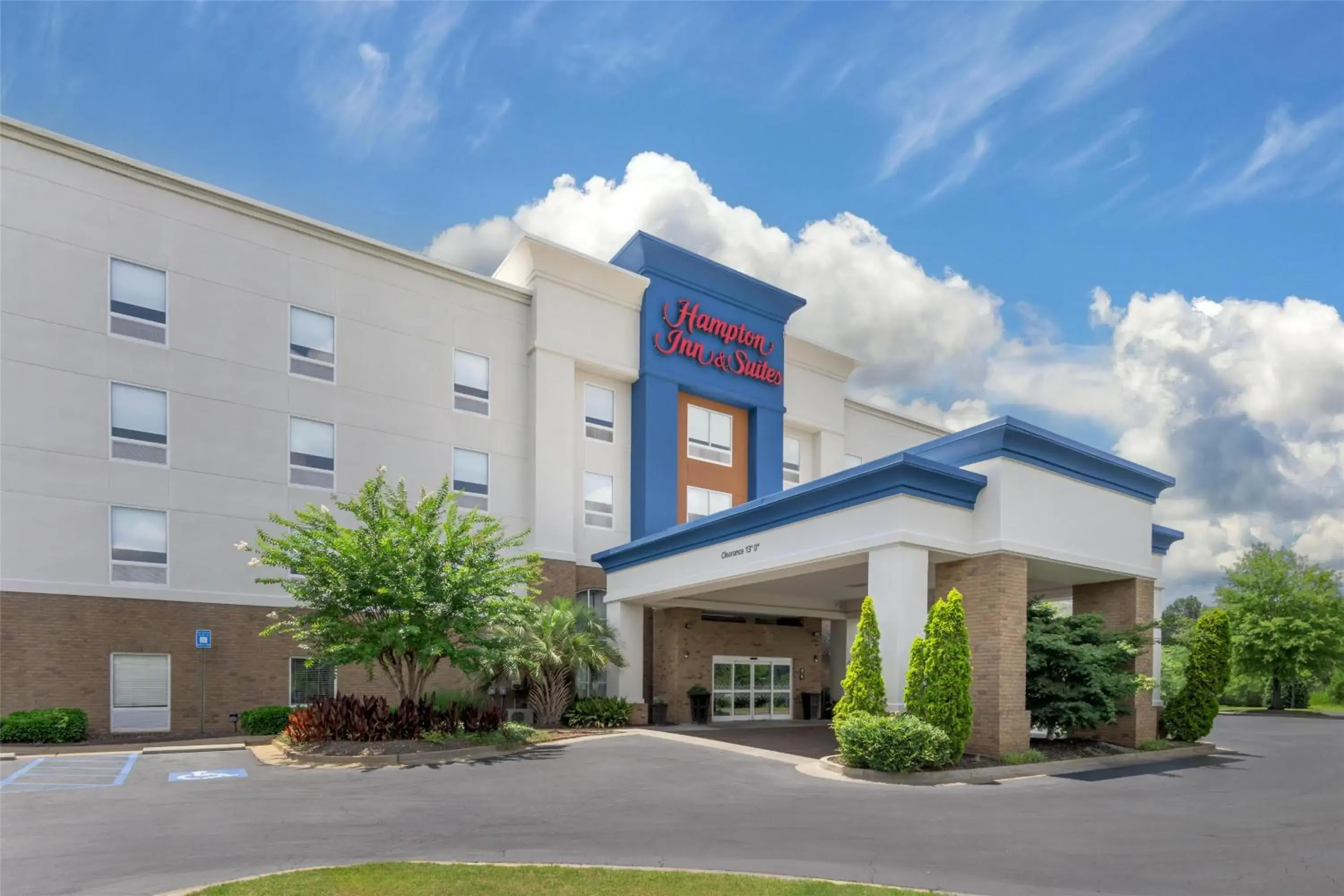 Property building in Hampton Inn & Suites Phenix City- Columbus Area Property building in Hampton Inn & Suites Phenix City- Columbus Area